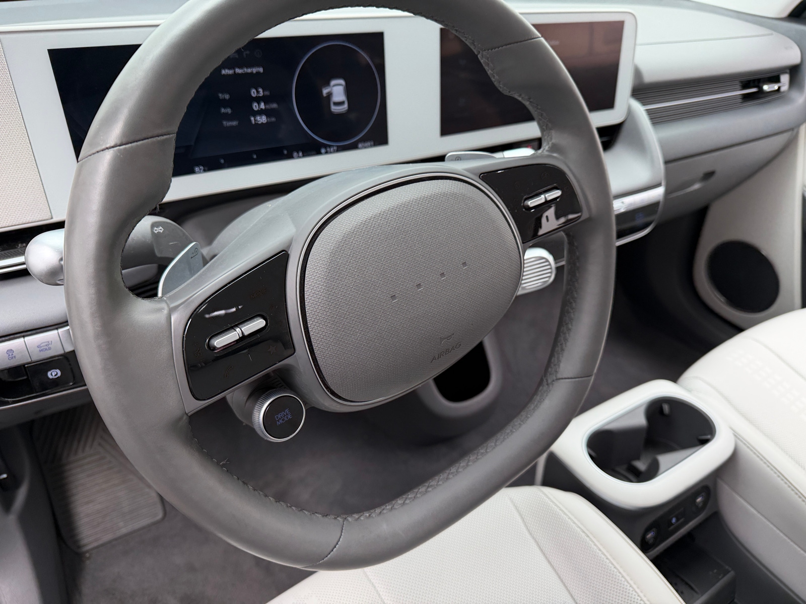 Thumbnail: 2023 Hyundai Ioniq 5 - 4
