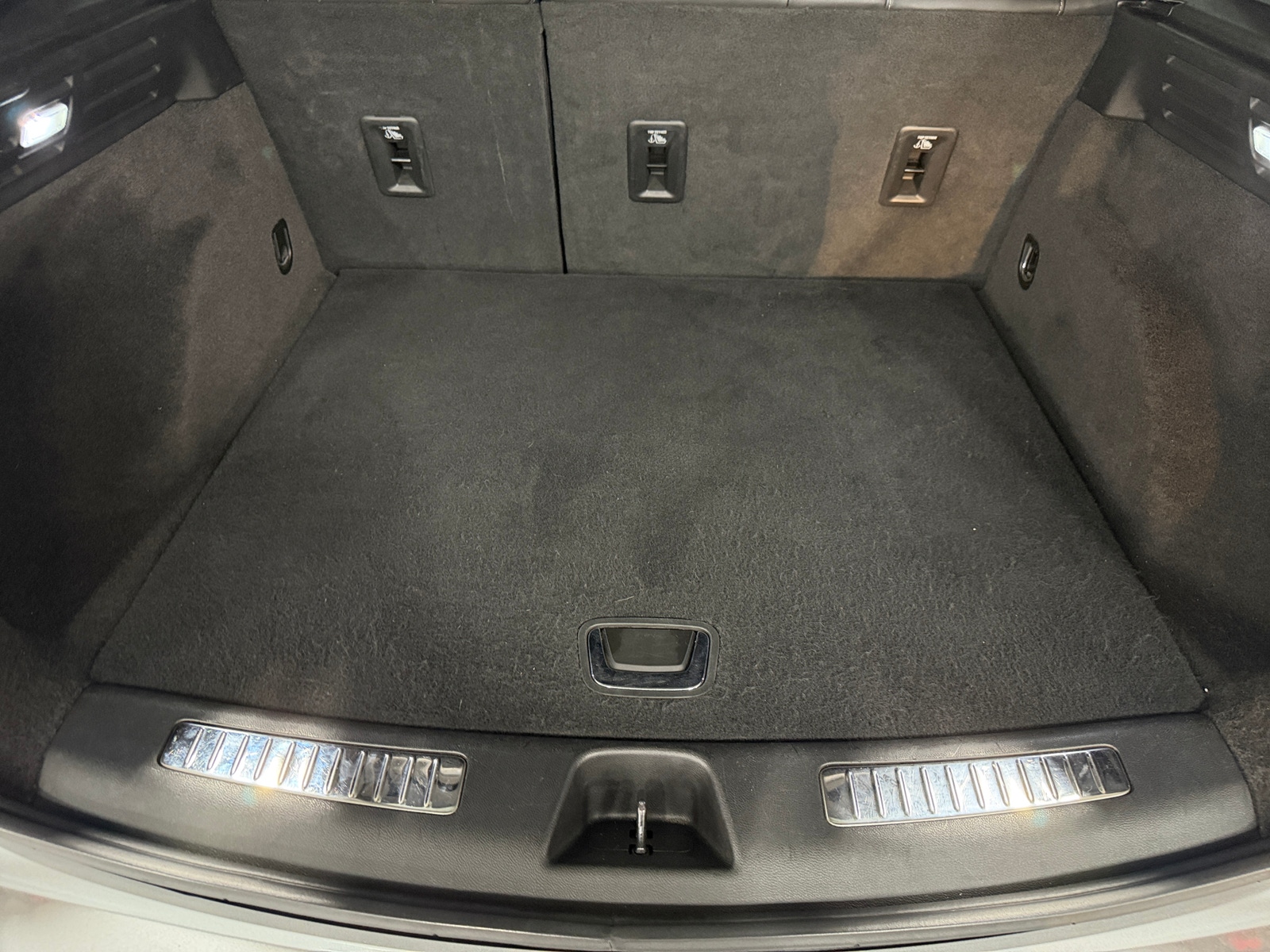 Thumbnail: 2024 Cadillac XT4 - 6