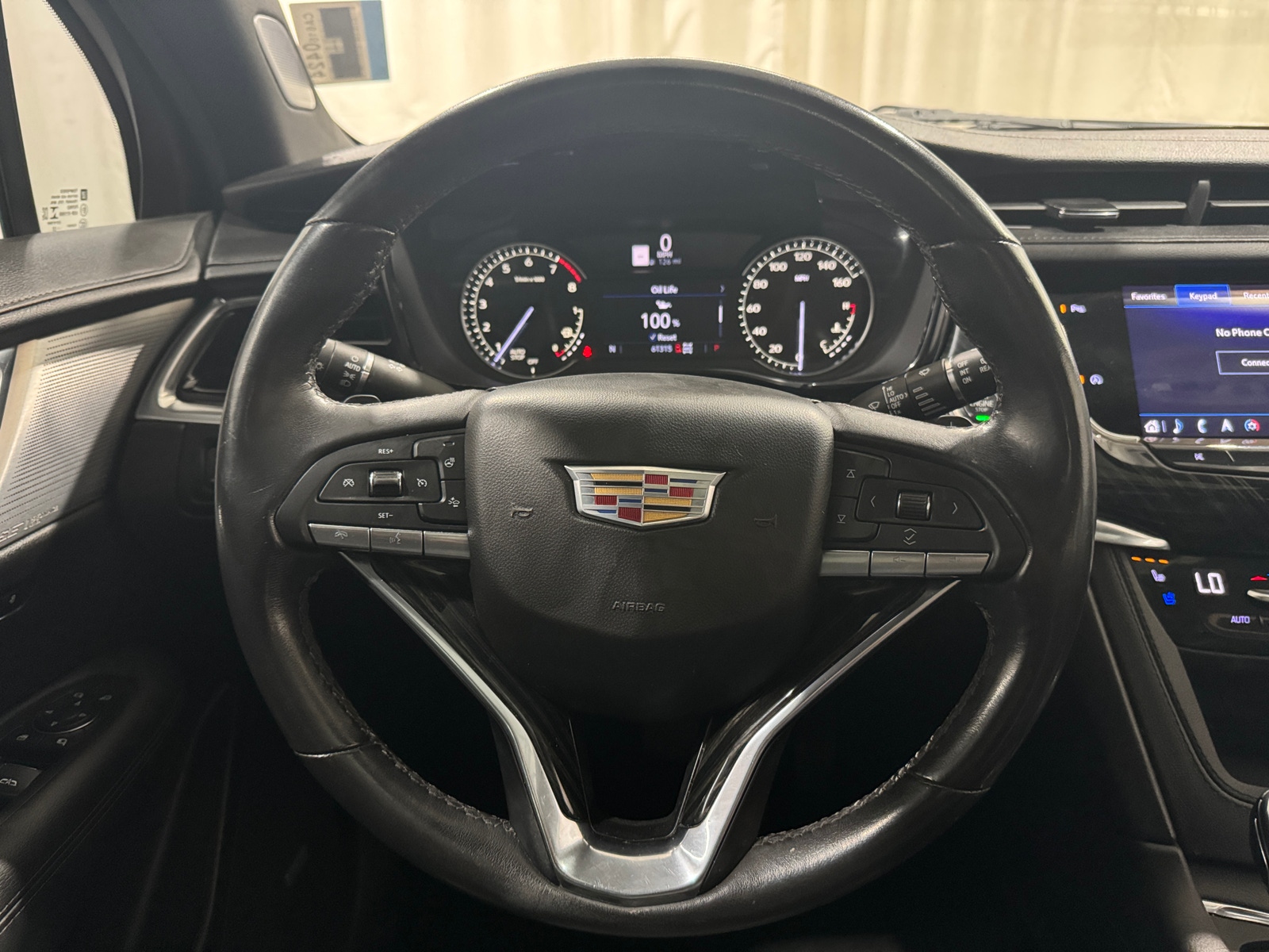 Thumbnail: 2023 Cadillac XT6 - 4