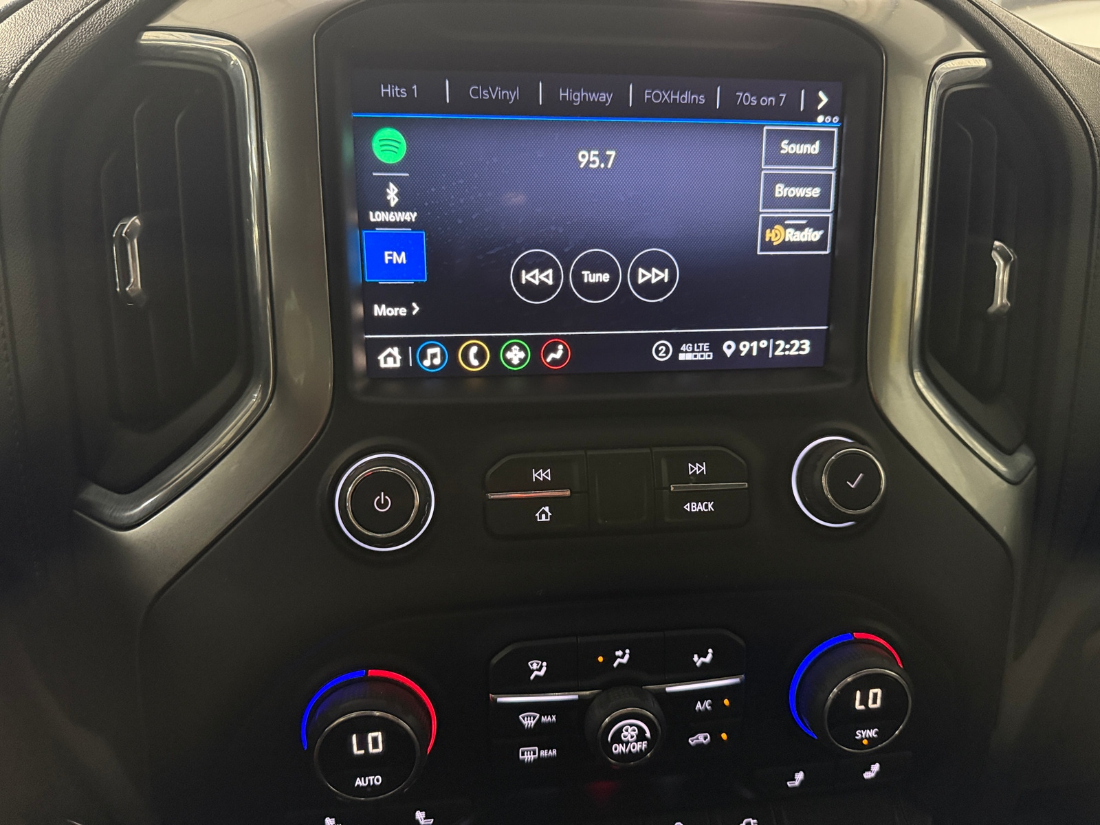 Thumbnail: 2020 Chevrolet Silverado 1500 - 4