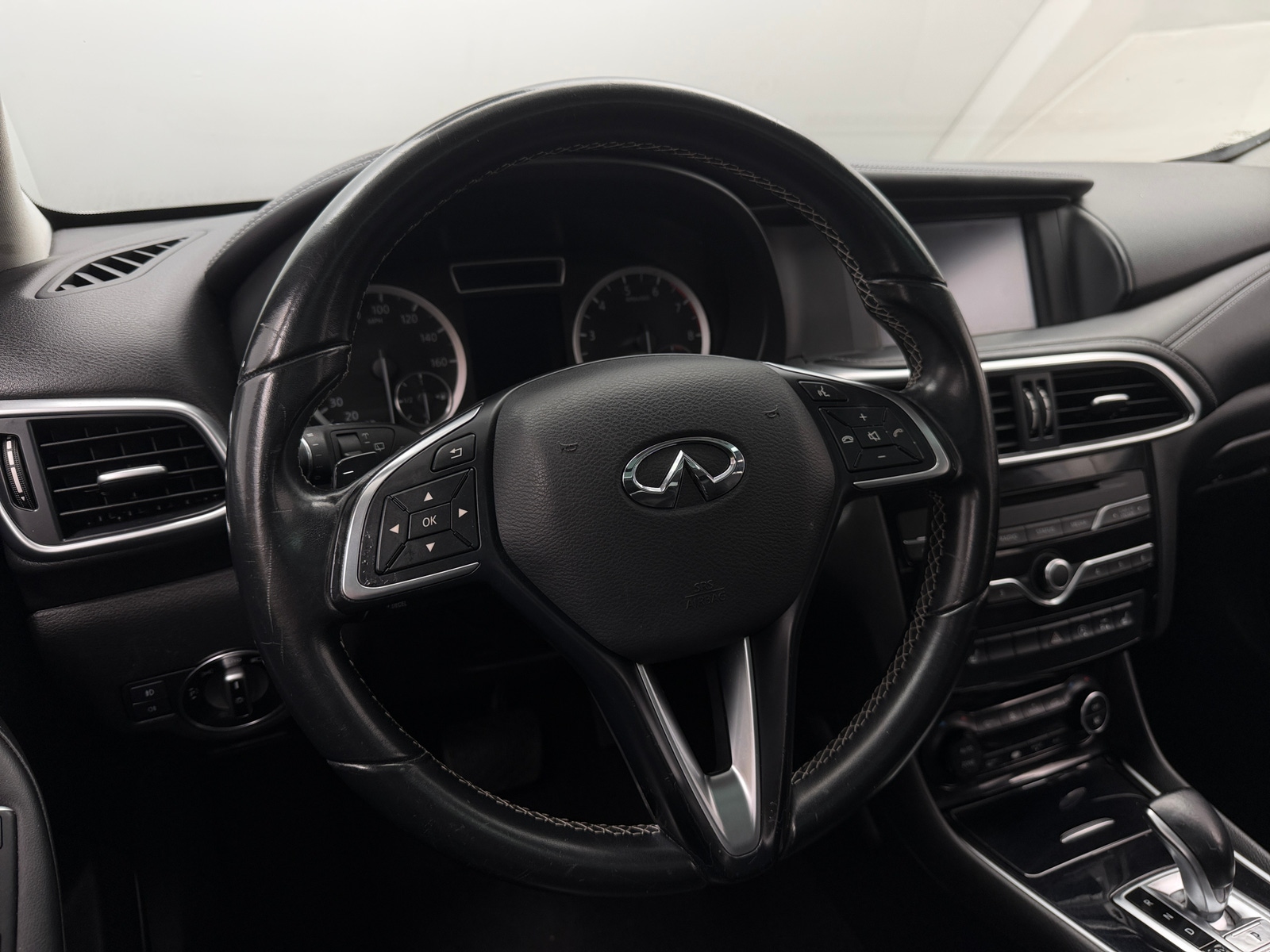 Thumbnail: 2018 INFINITI QX30 - 4