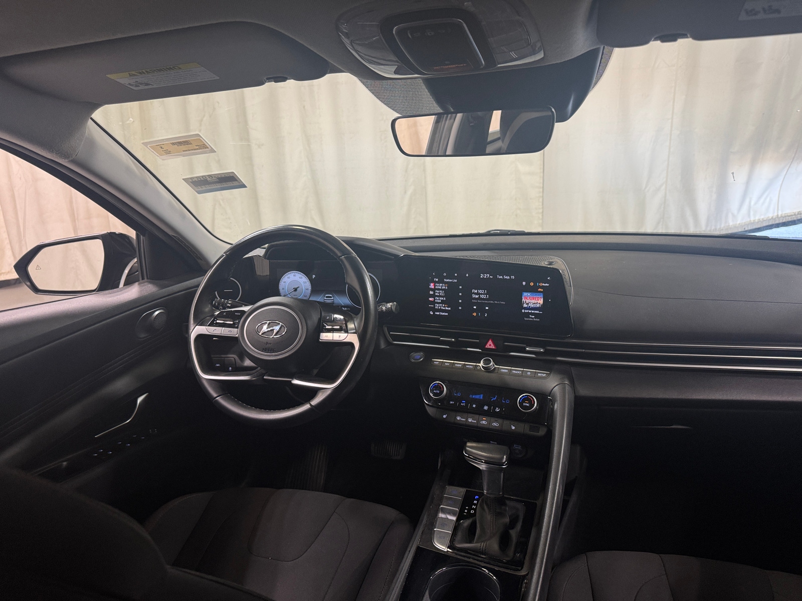 Thumbnail: 2023 Hyundai Elantra - 3