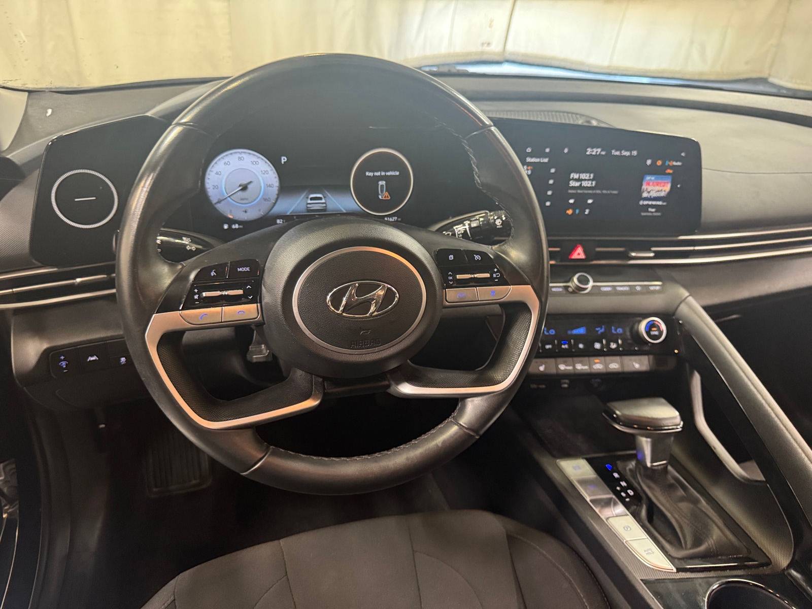 Thumbnail: 2023 Hyundai Elantra - 5