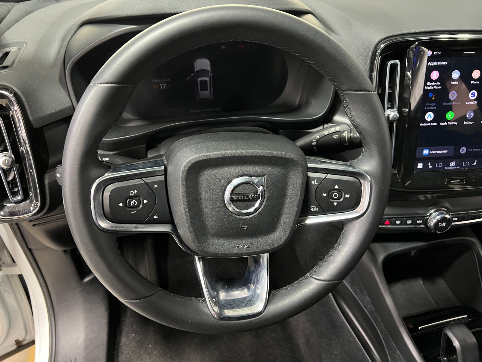 Thumbnail: 2023 Volvo XC40 - 4