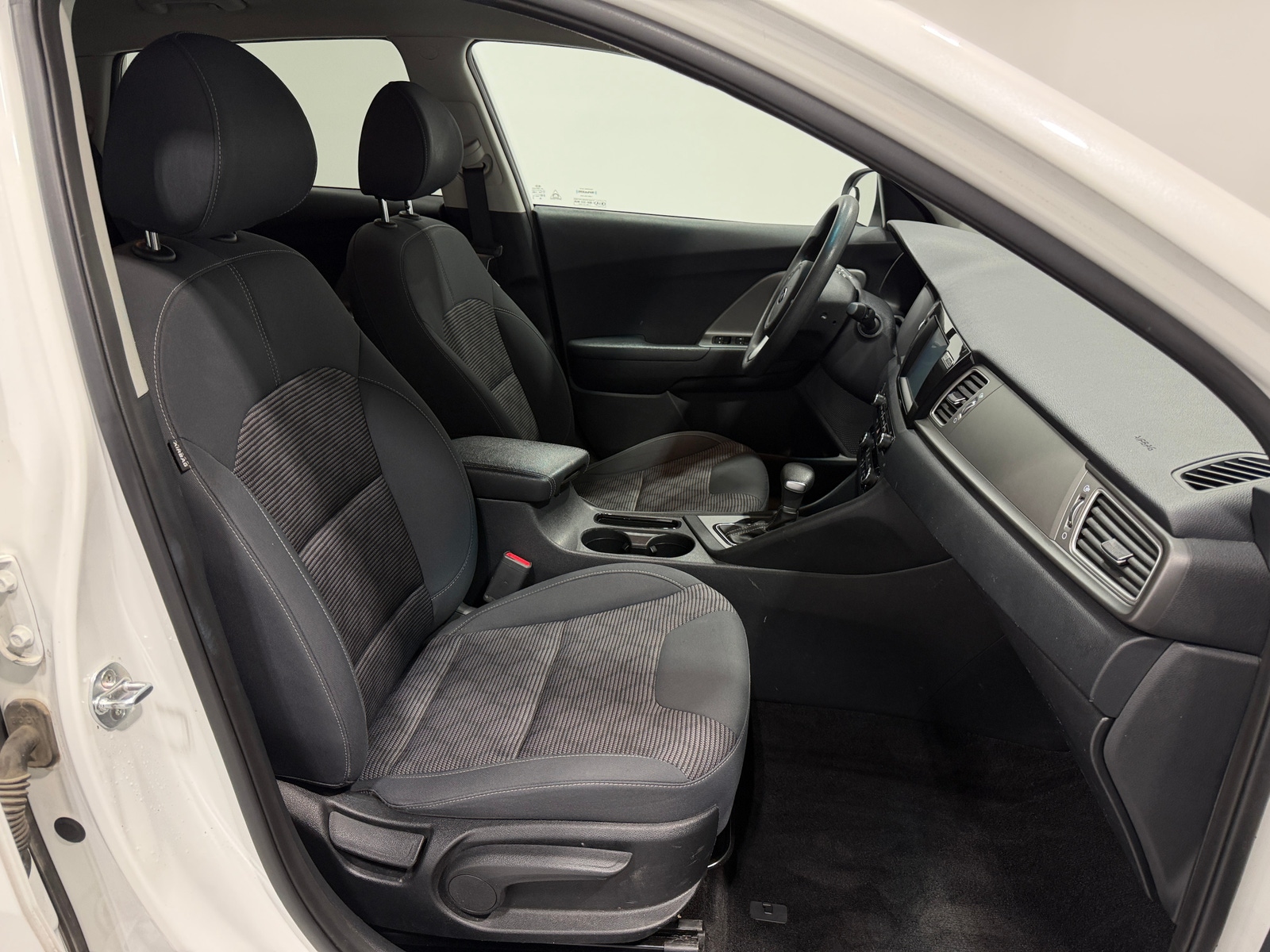 Thumbnail: 2019 Kia Niro - 2