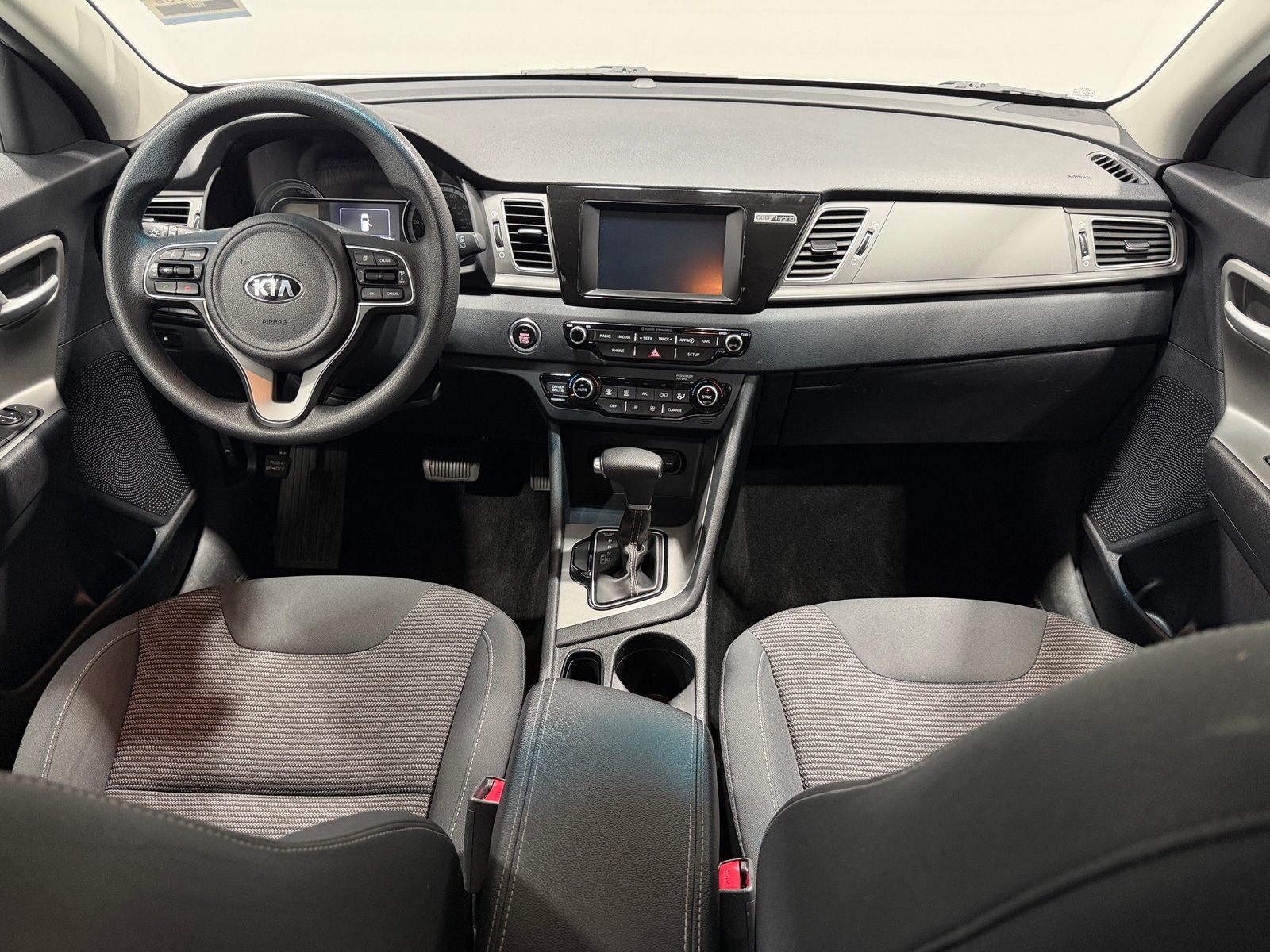Thumbnail: 2019 Kia Niro - 3