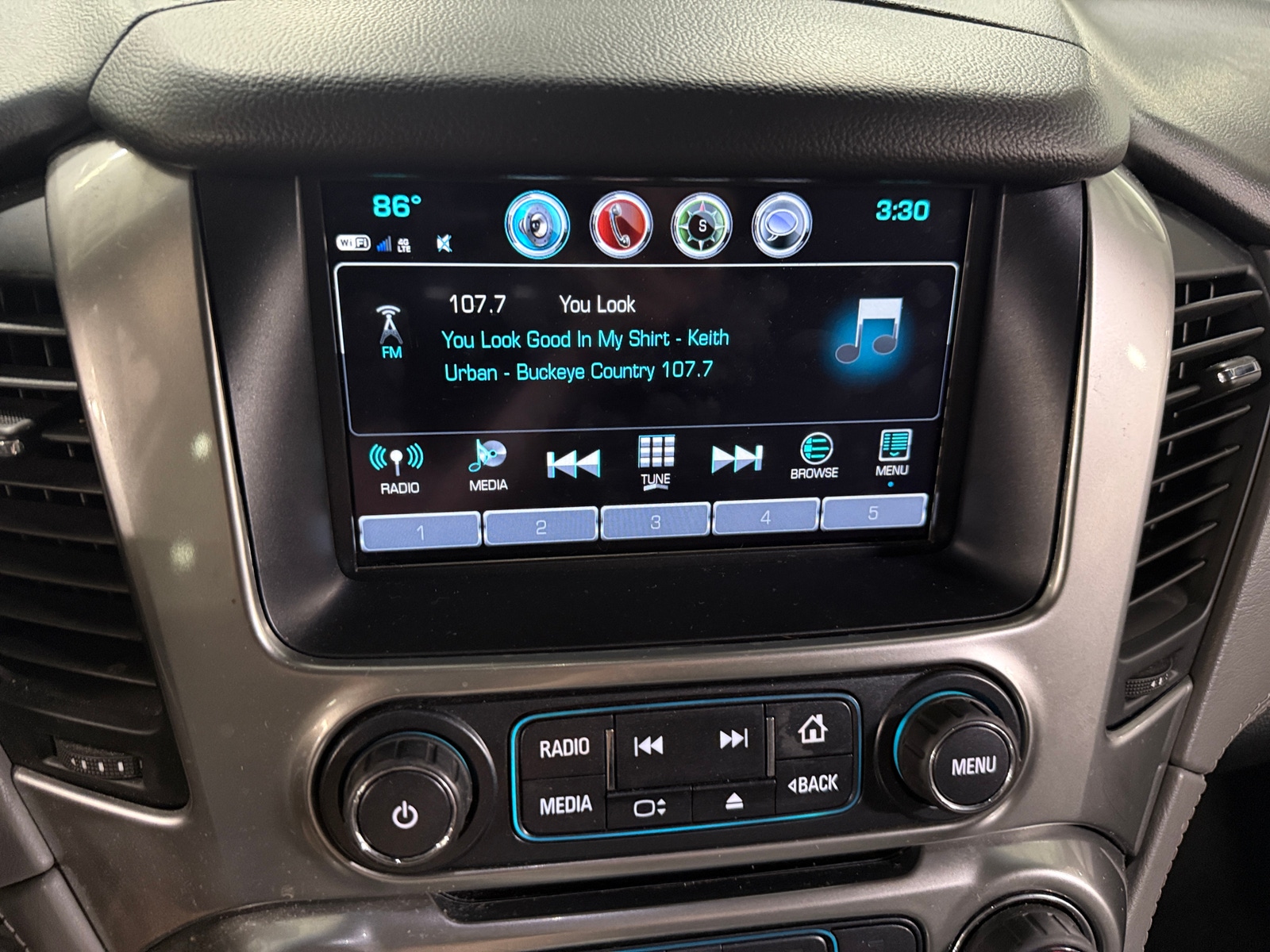 Thumbnail: 2020 Chevrolet Suburban - 3