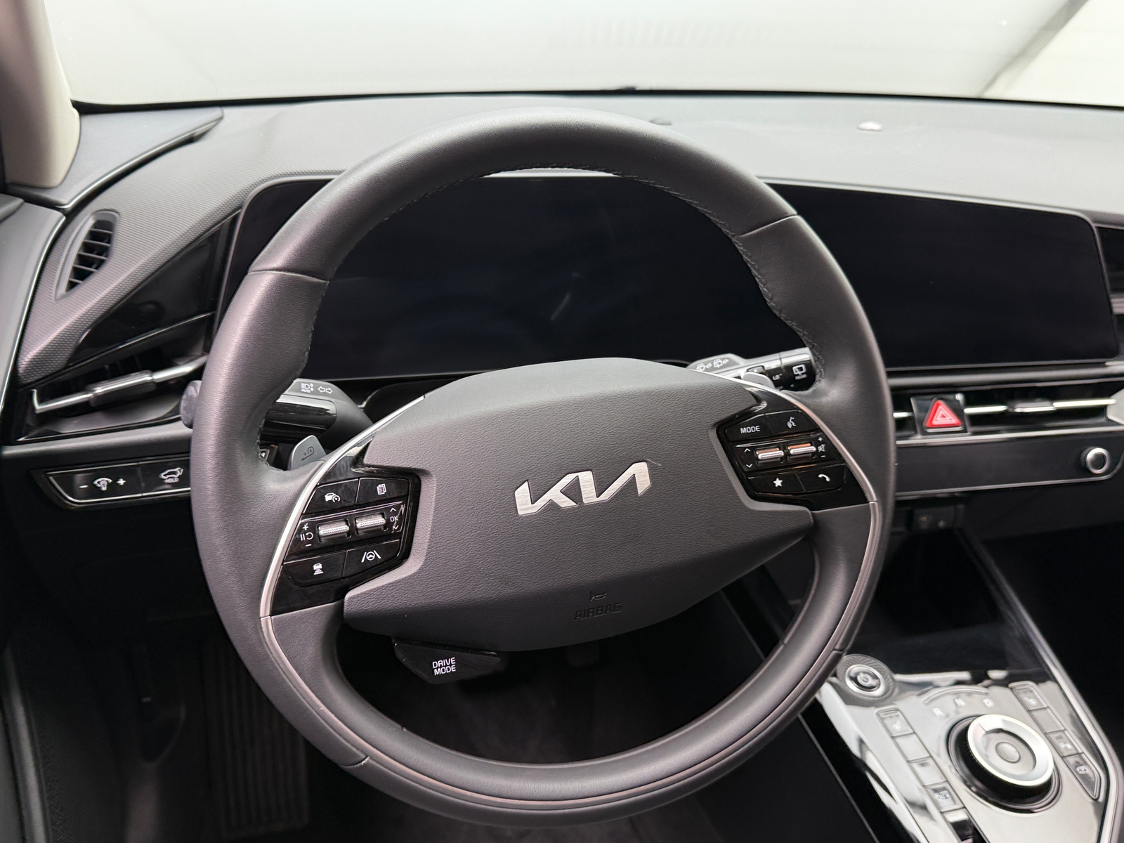 Thumbnail: 2024 Kia Niro - 4