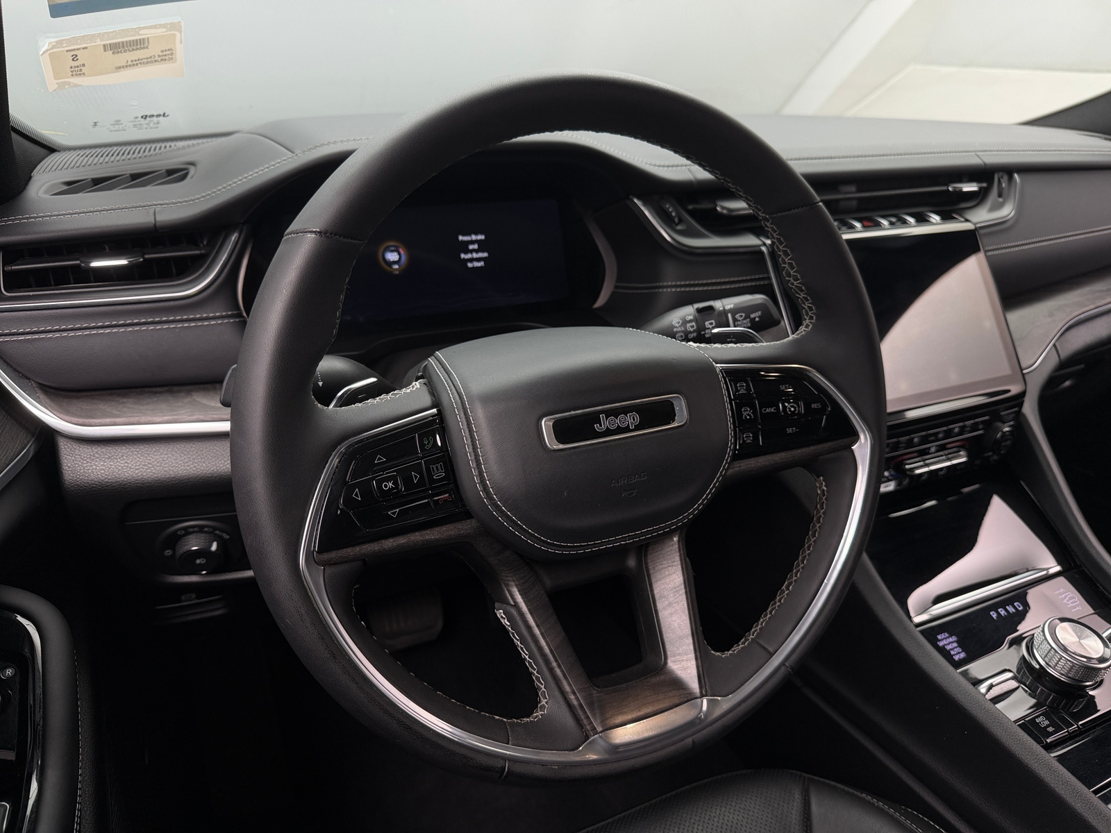 Thumbnail: 2023 Jeep Grand Cherokee L - 4