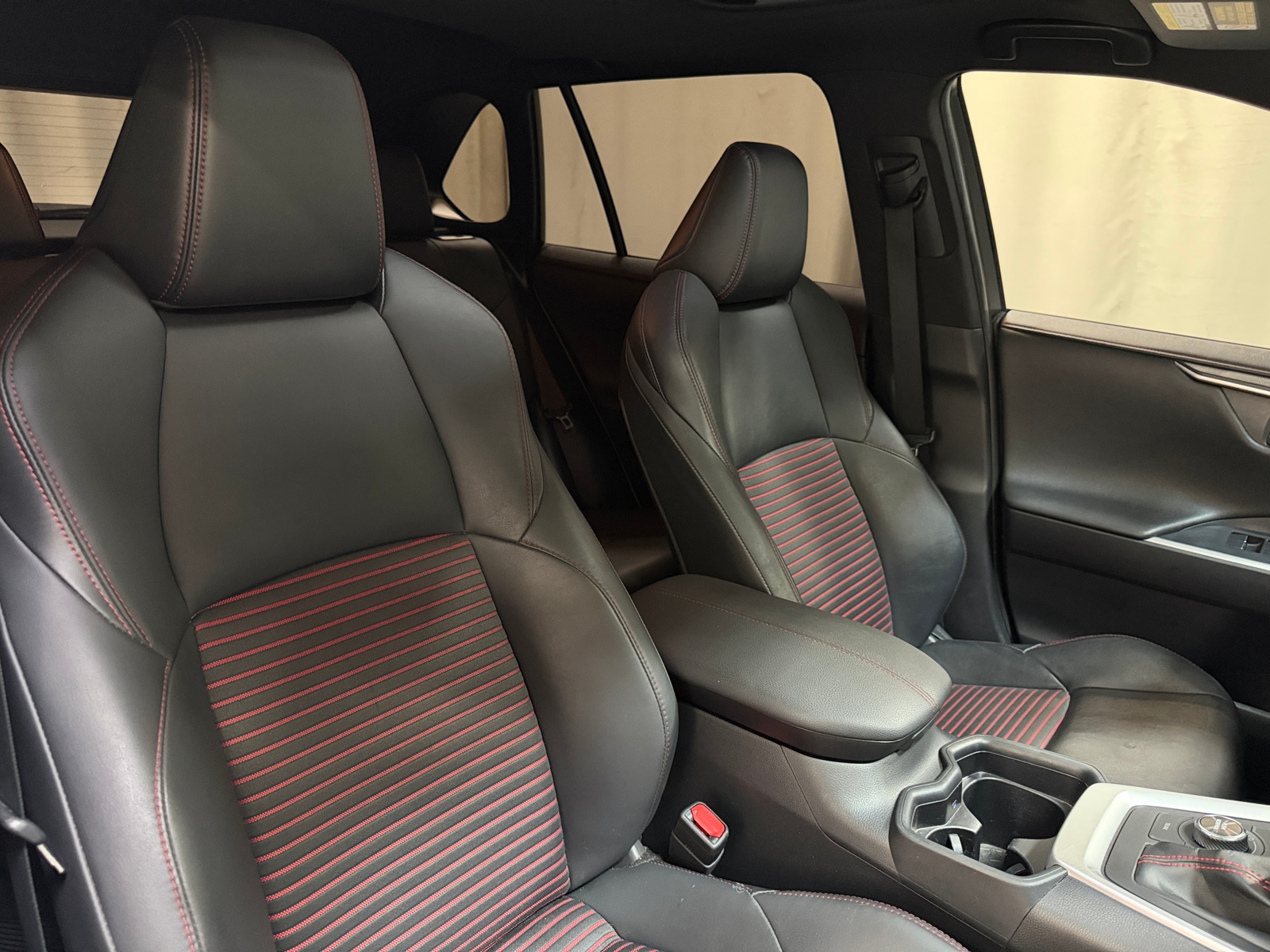 Thumbnail: 2021 Toyota RAV4 - 2