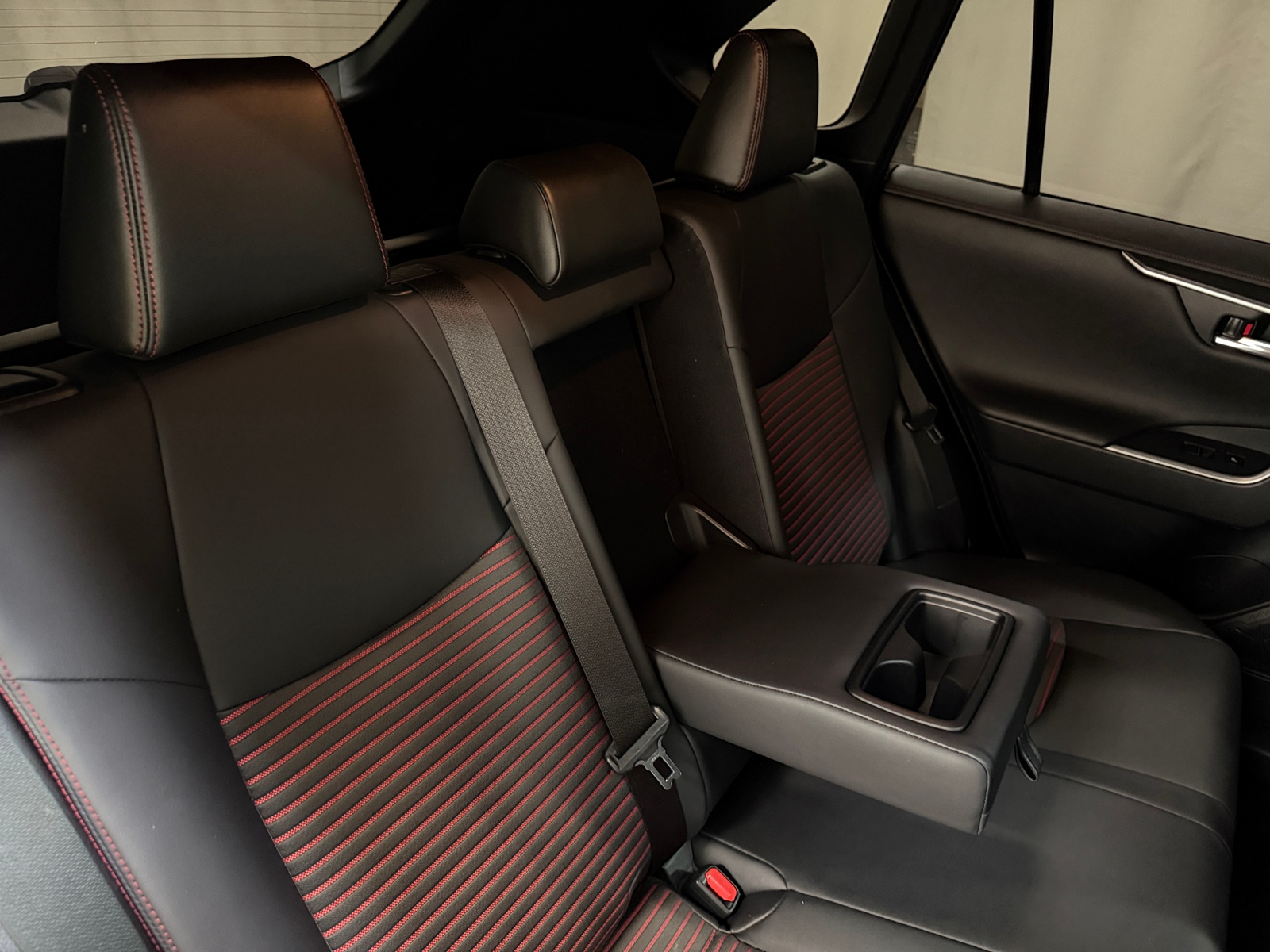 Thumbnail: 2021 Toyota RAV4 - 6