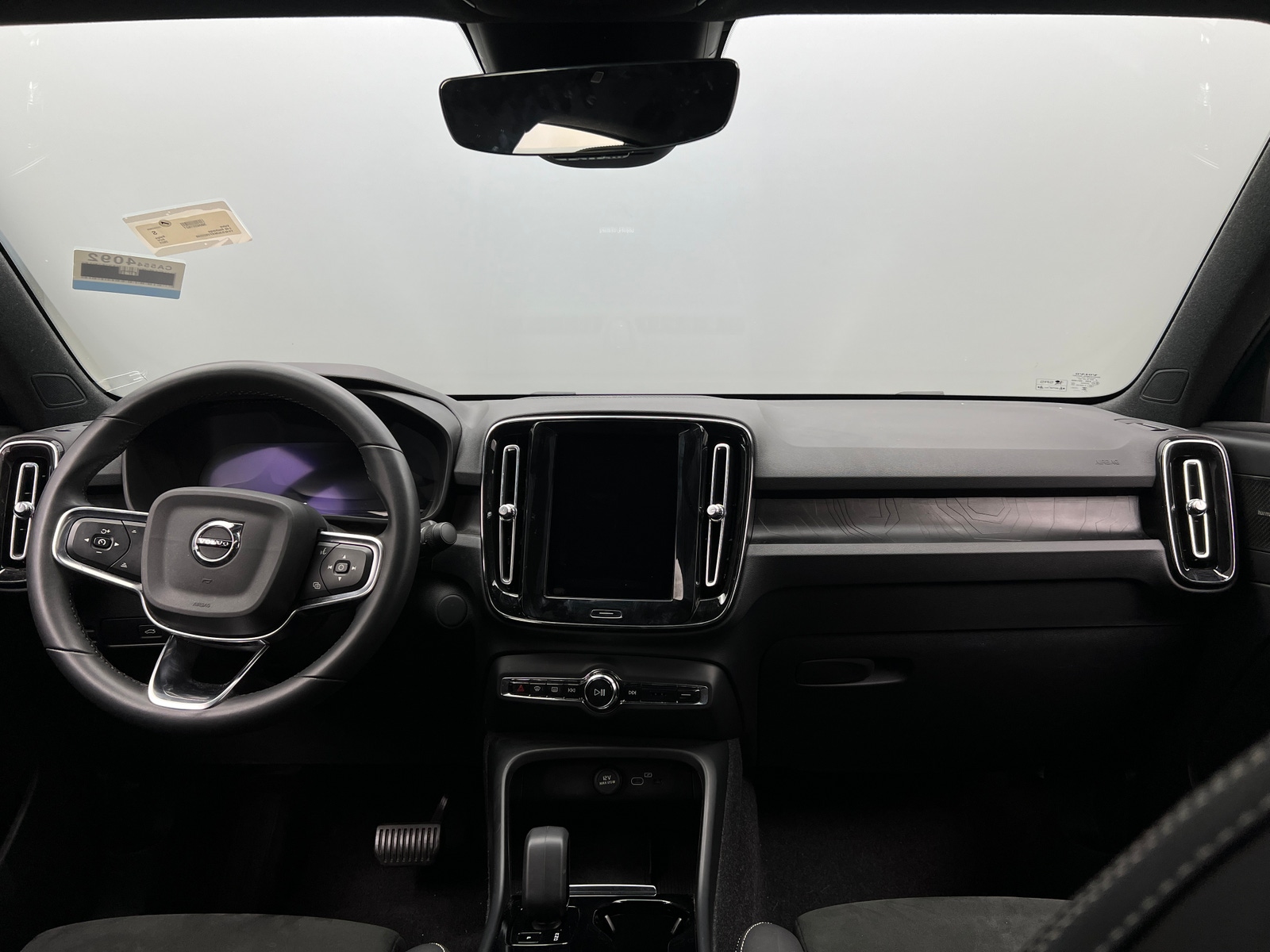 Thumbnail: 2023 Volvo C40 - 2