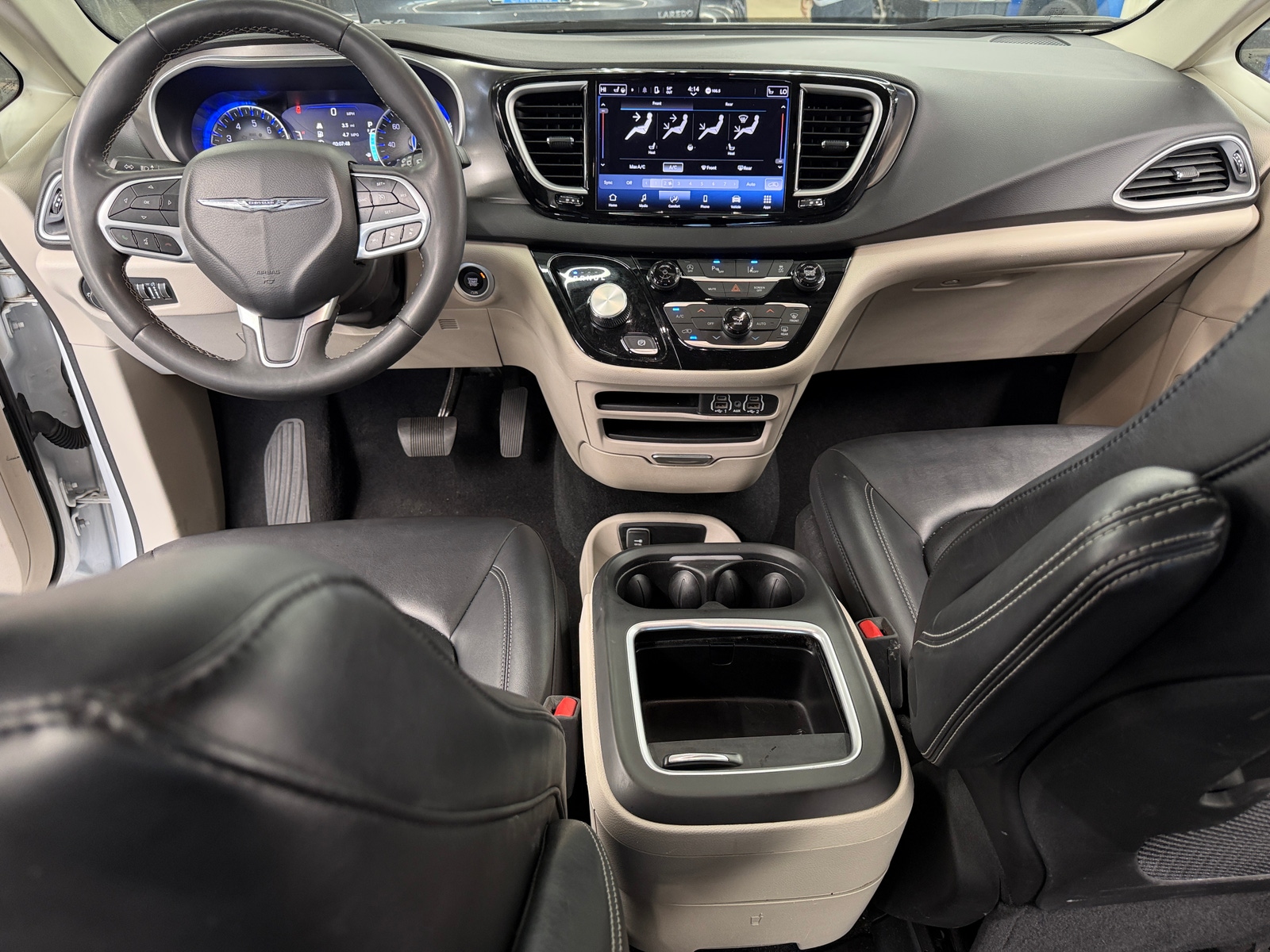 Thumbnail: 2024 Chrysler Pacifica - 2