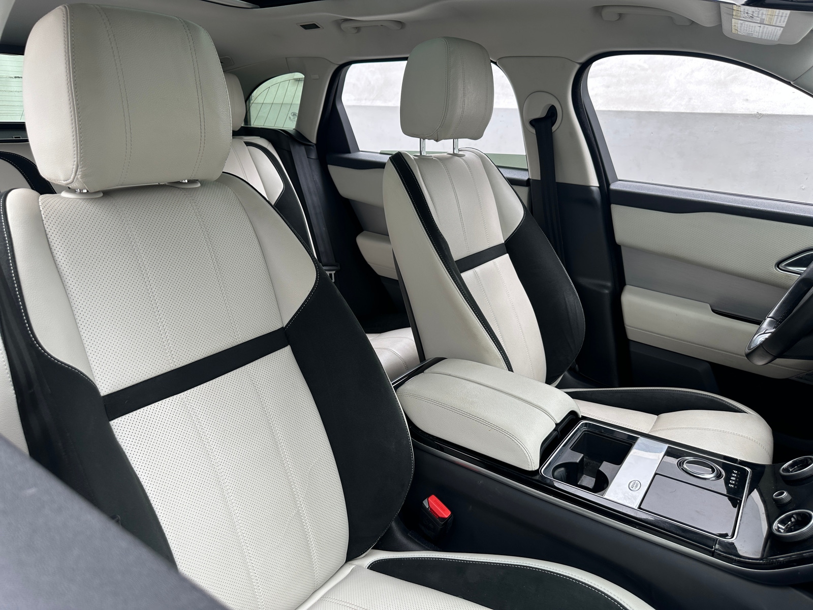 Thumbnail: 2019 Land Rover Range Rover Velar - 2