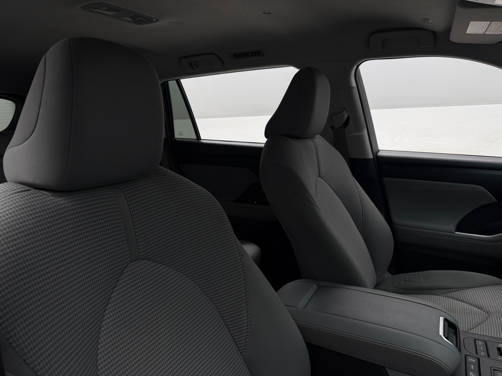 Thumbnail: 2022 Toyota Highlander - 2
