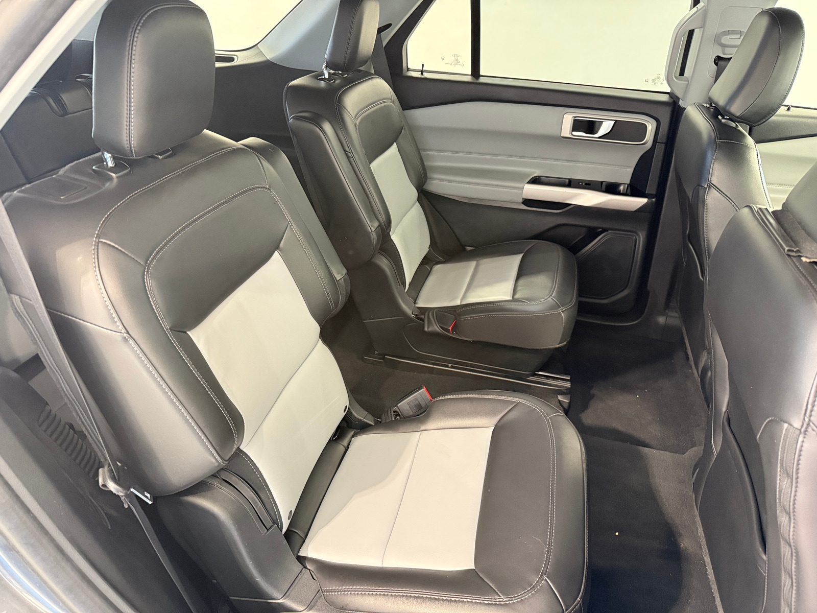 Thumbnail: 2022 Ford Explorer - 5