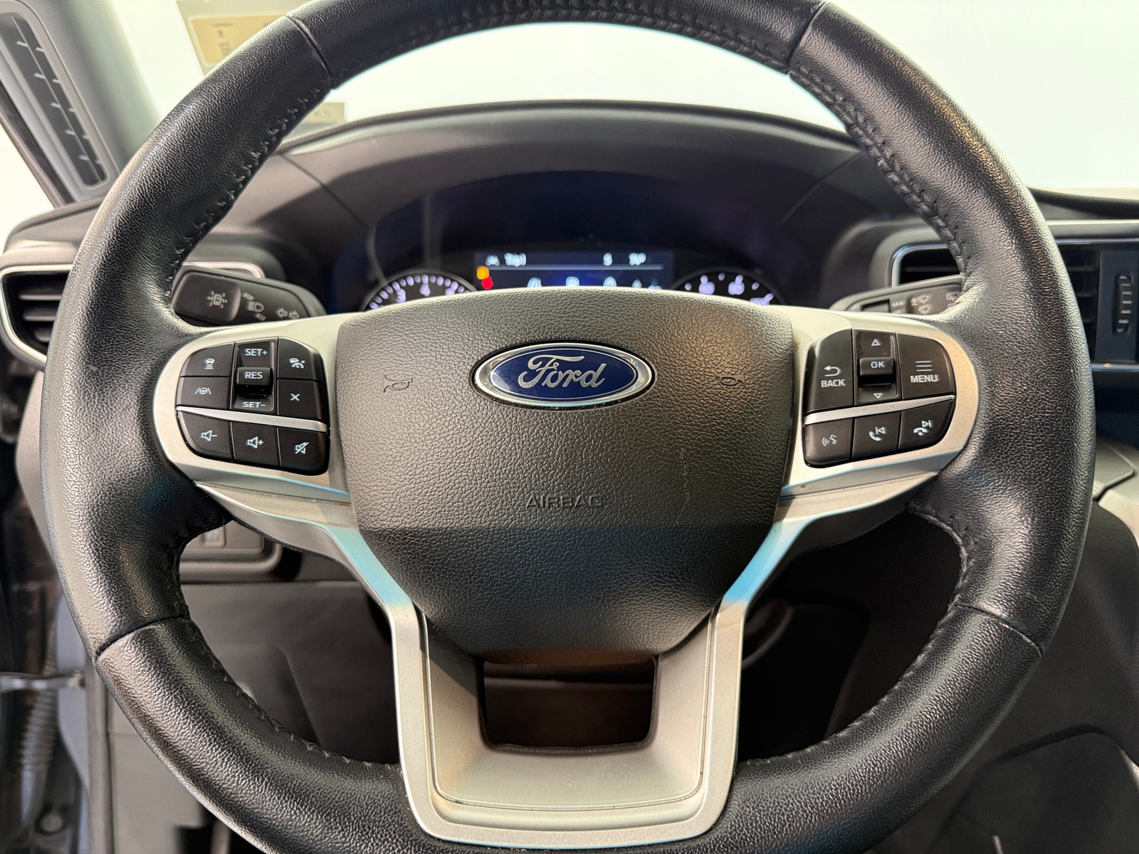 Thumbnail: 2022 Ford Explorer - 4