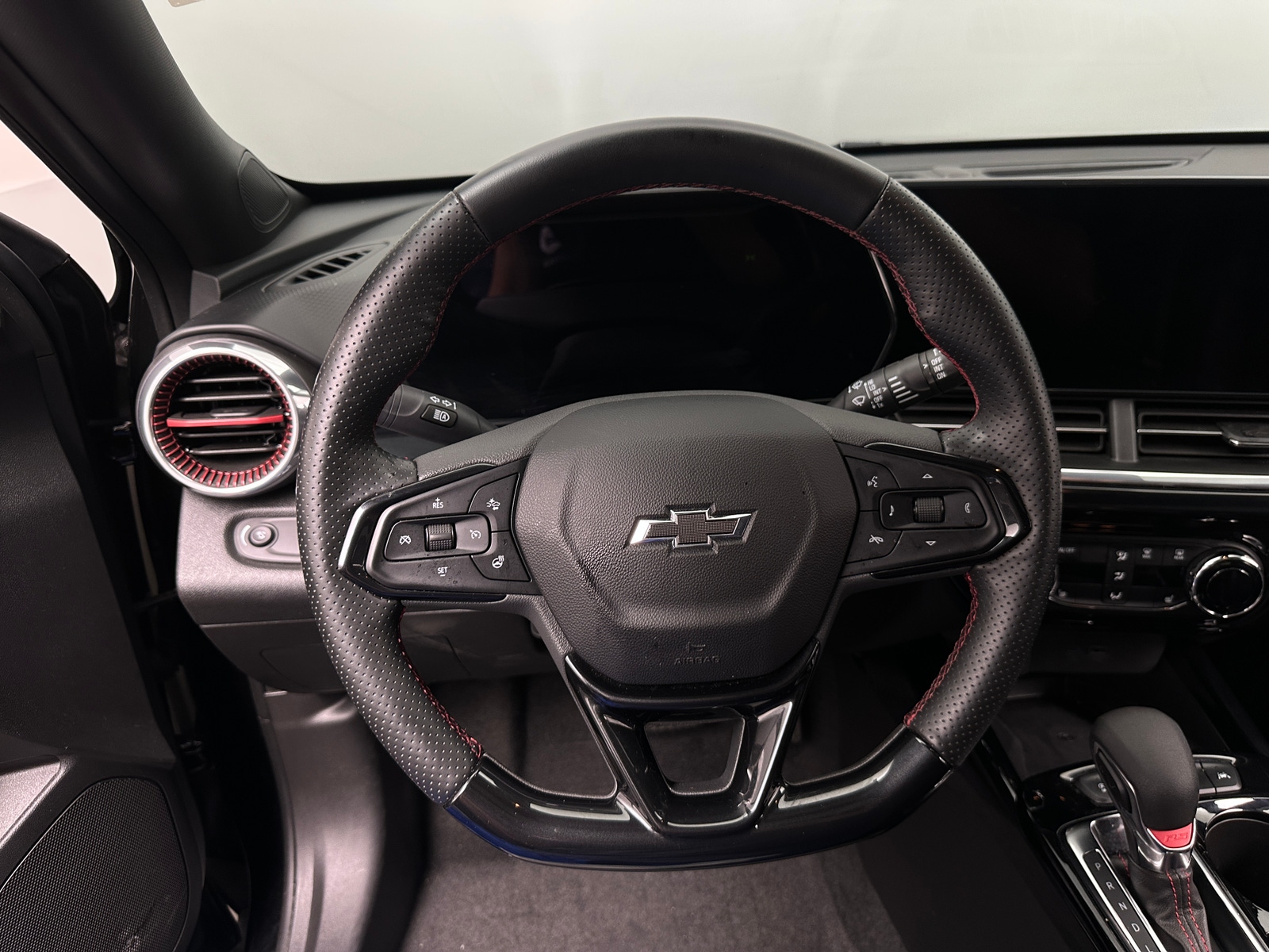 Thumbnail: 2025 Chevrolet Trax - 4