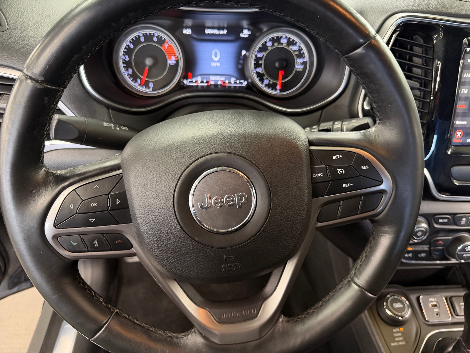 Thumbnail: 2019 Jeep Cherokee - 4