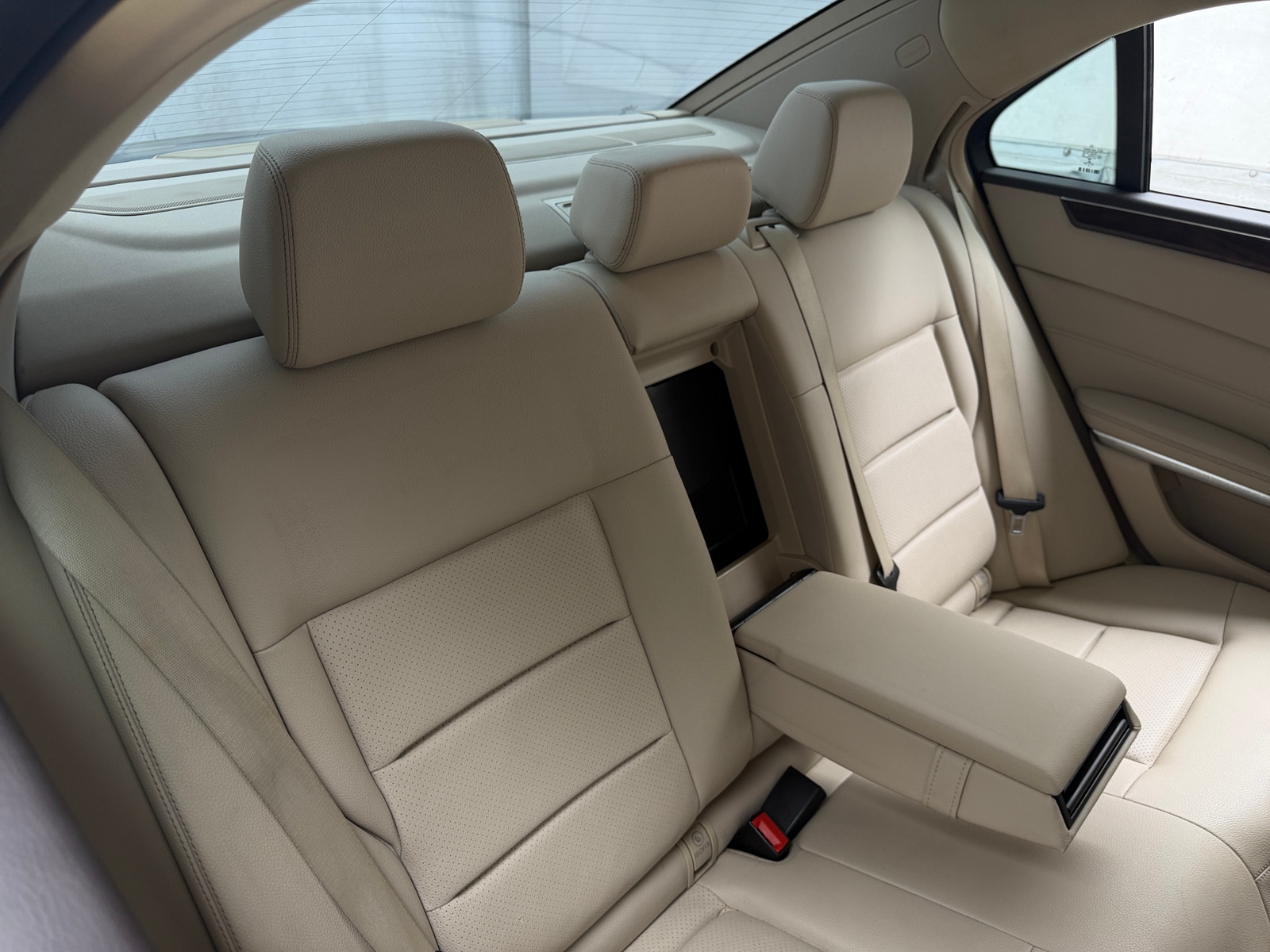 Thumbnail: 2016 Mercedes-Benz E-Class - 5