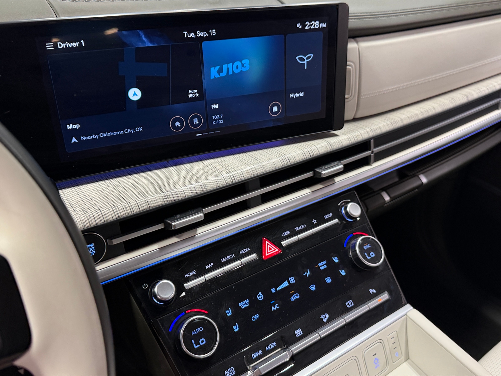 Thumbnail: 2025 Hyundai Santa Fe - 3