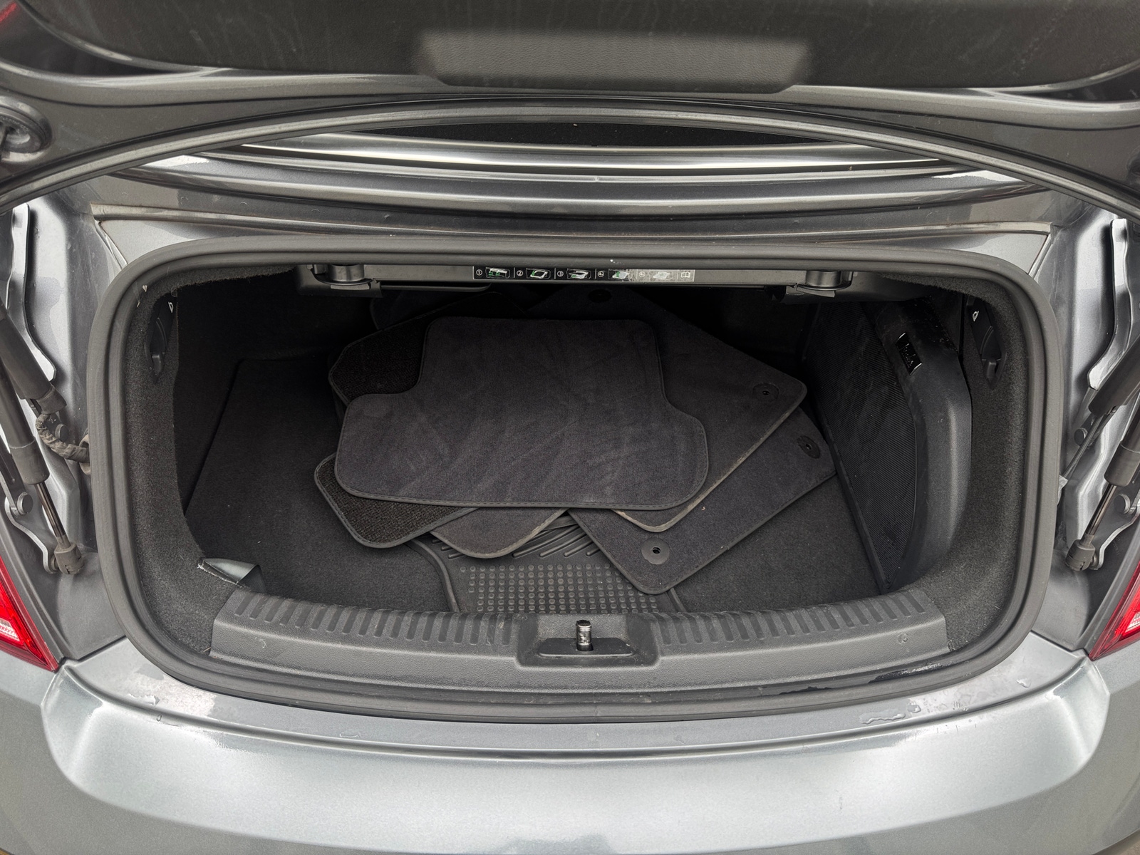 Thumbnail: 2014 Volkswagen Beetle - 7
