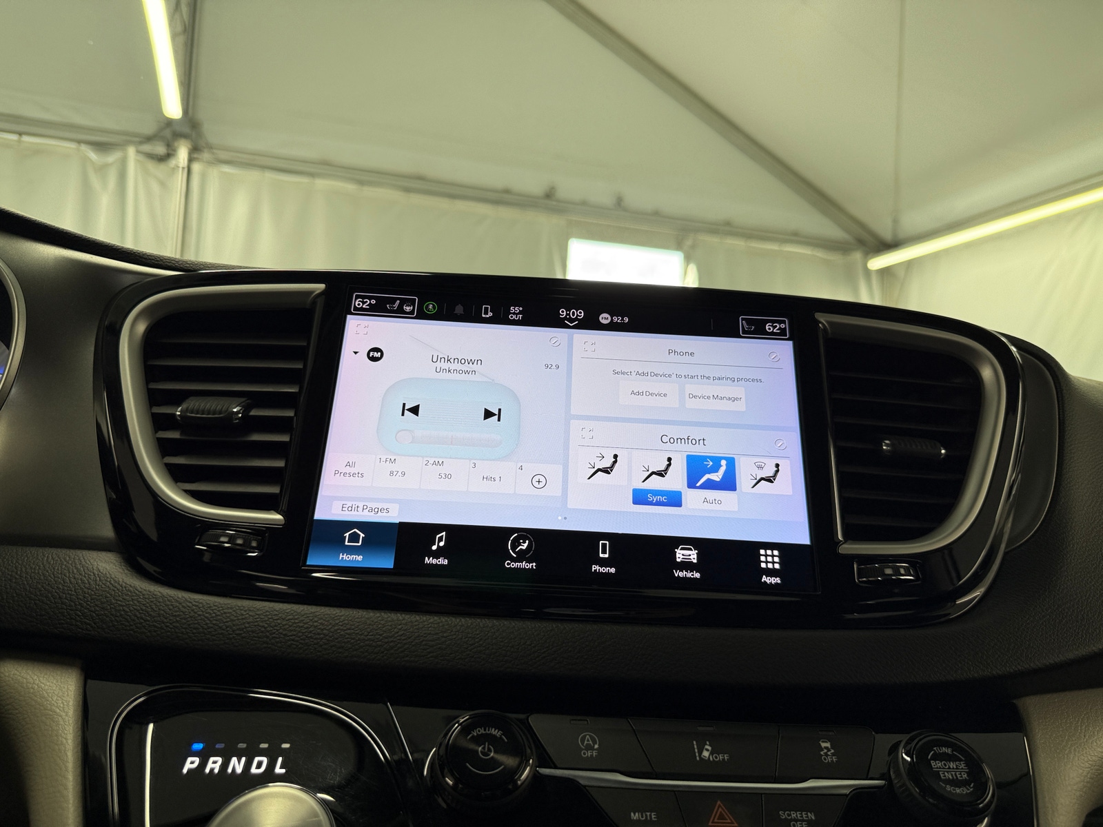 Thumbnail: 2022 Chrysler Pacifica - 3