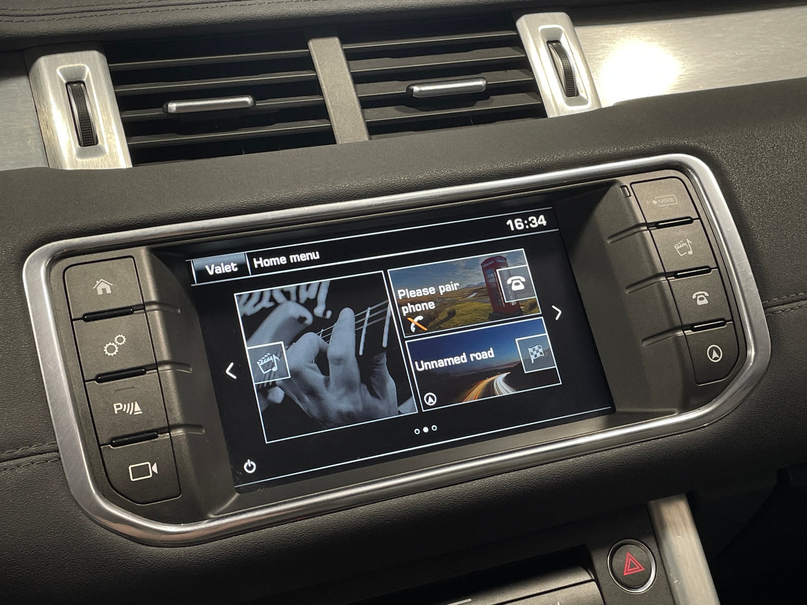 Thumbnail: 2016 Land Rover Range Rover Evoque - 3
