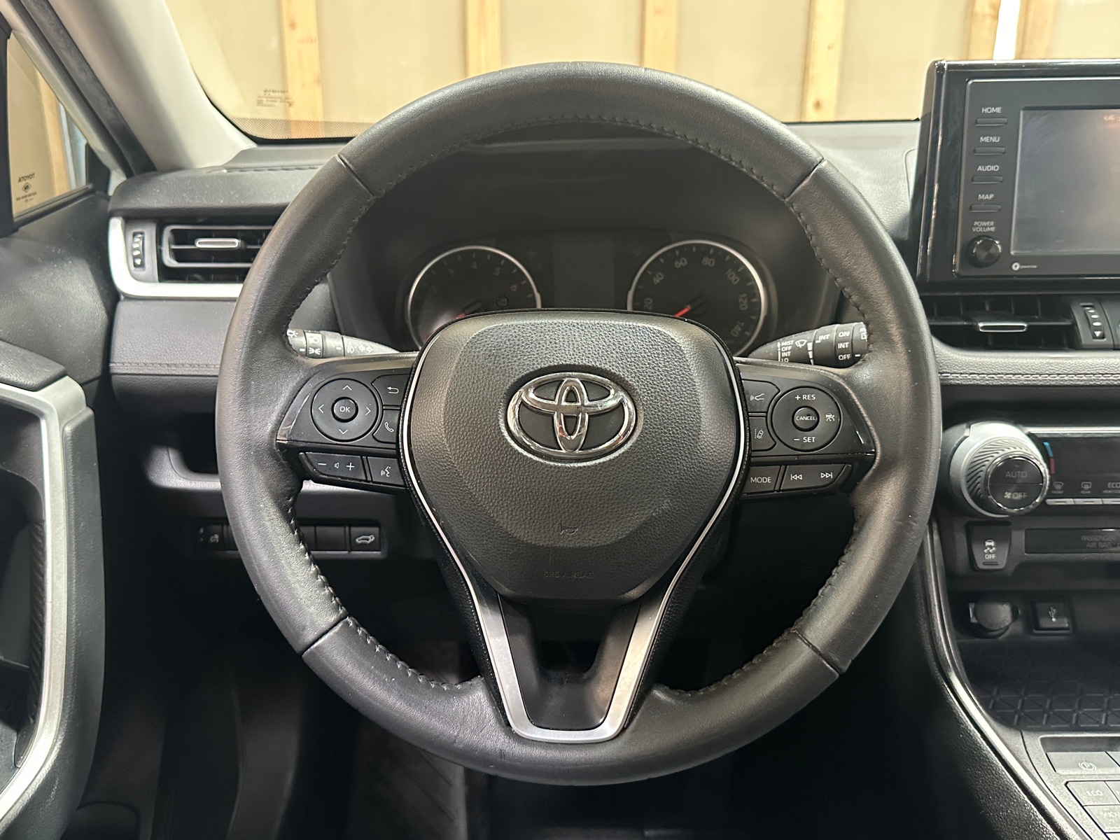 Thumbnail: 2021 Toyota RAV4 - 4