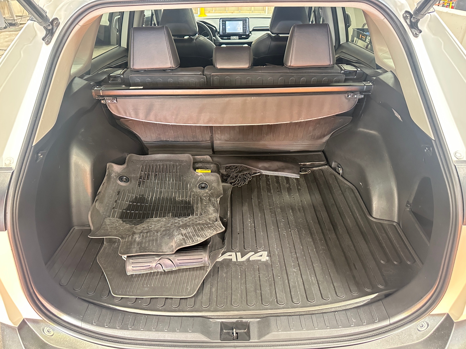 Thumbnail: 2021 Toyota RAV4 - 6