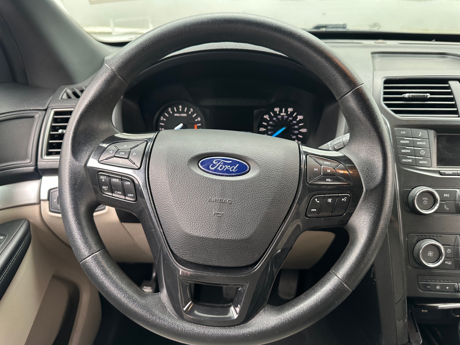Thumbnail: 2019 Ford Explorer - 5