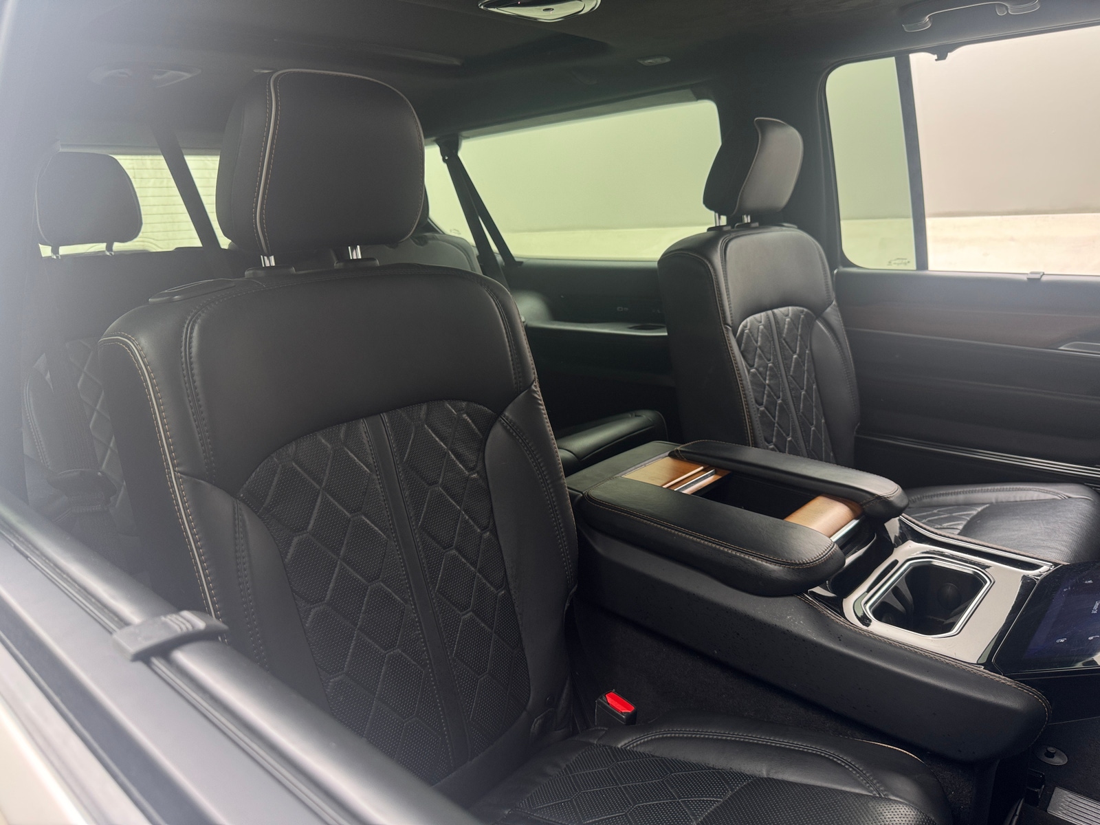 Thumbnail: 2024 Jeep Grand Wagoneer L - 5
