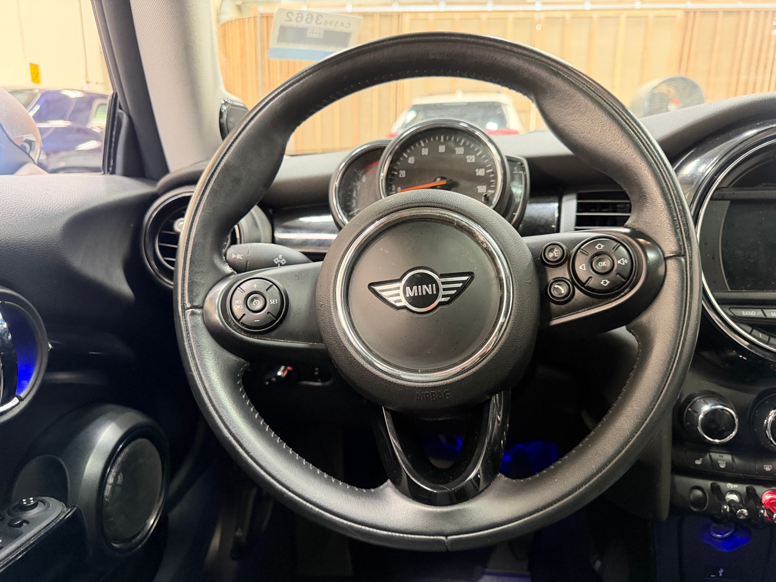 Thumbnail: 2019 MINI Cooper Hardtop - 4