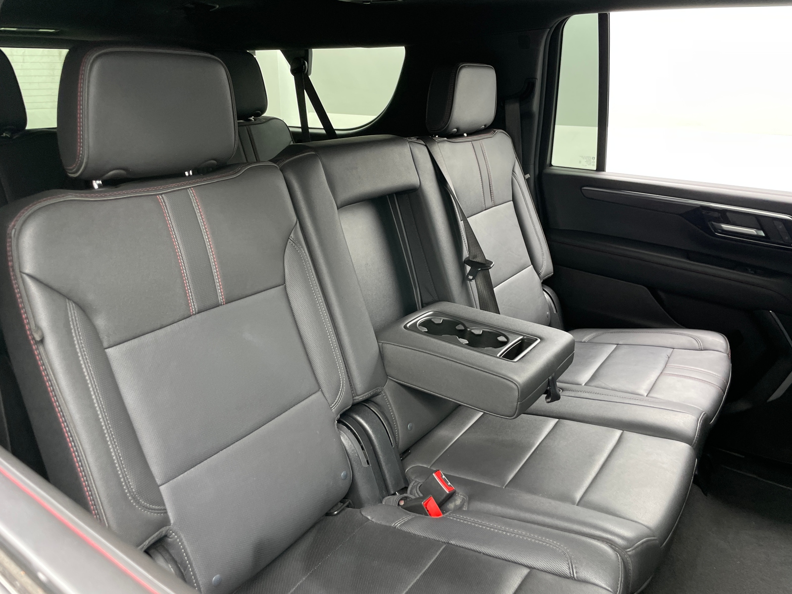 Thumbnail: 2026 Chevrolet Suburban - 5