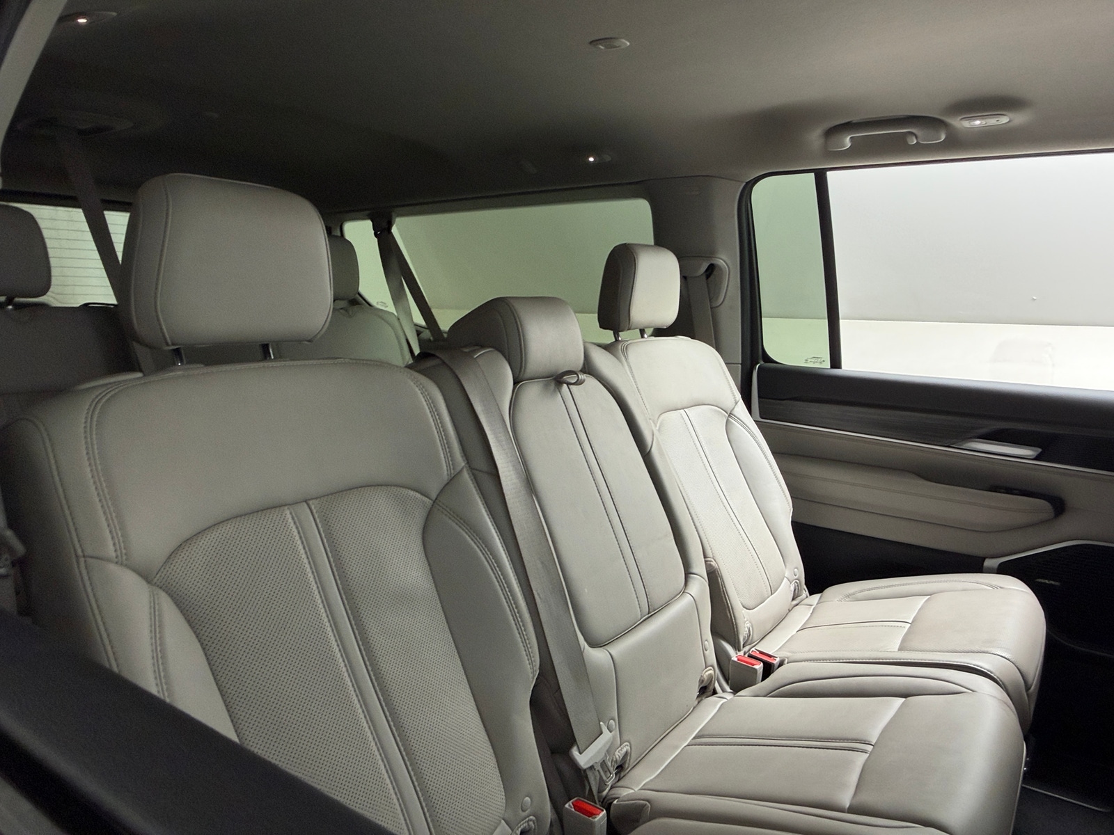 Thumbnail: 2024 Jeep Wagoneer - 5