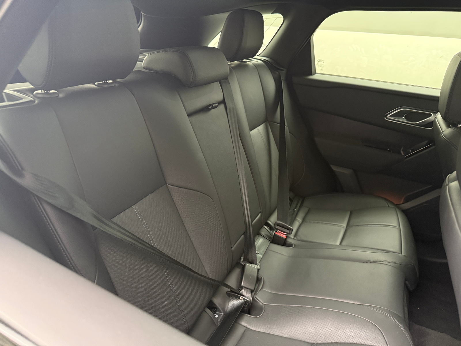 Thumbnail: 2026 Land Rover Range Rover Velar - 5