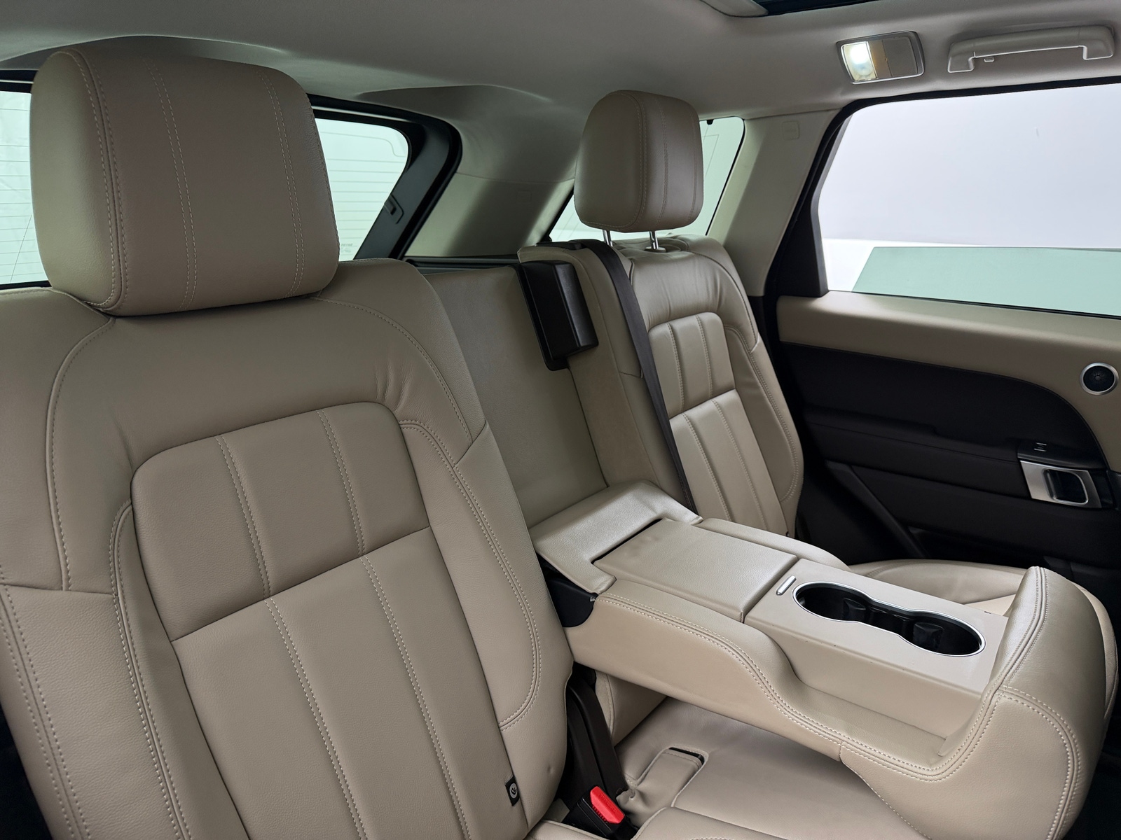 Thumbnail: 2020 Land Rover Range Rover Sport - 6