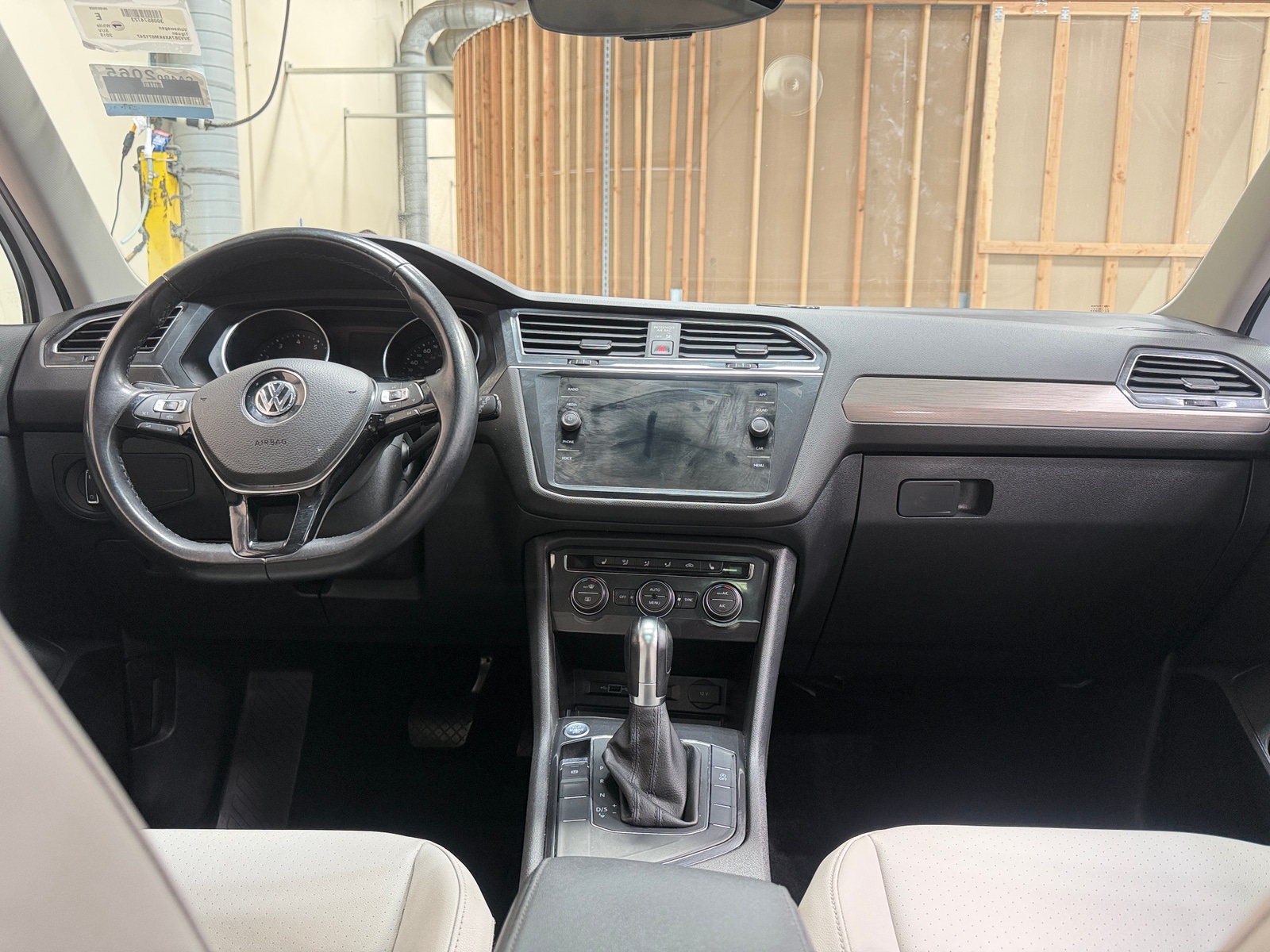 Thumbnail: 2019 Volkswagen Tiguan - 3