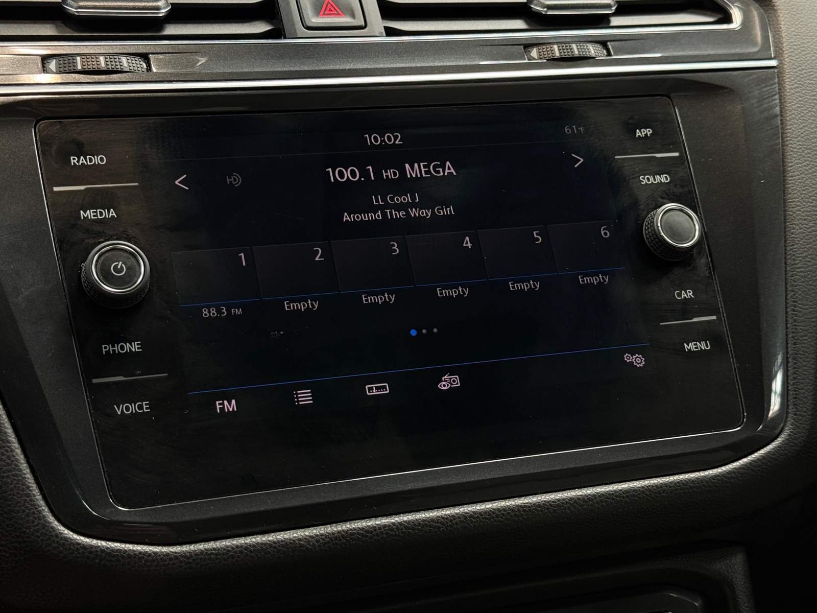 Thumbnail: 2019 Volkswagen Tiguan - 4