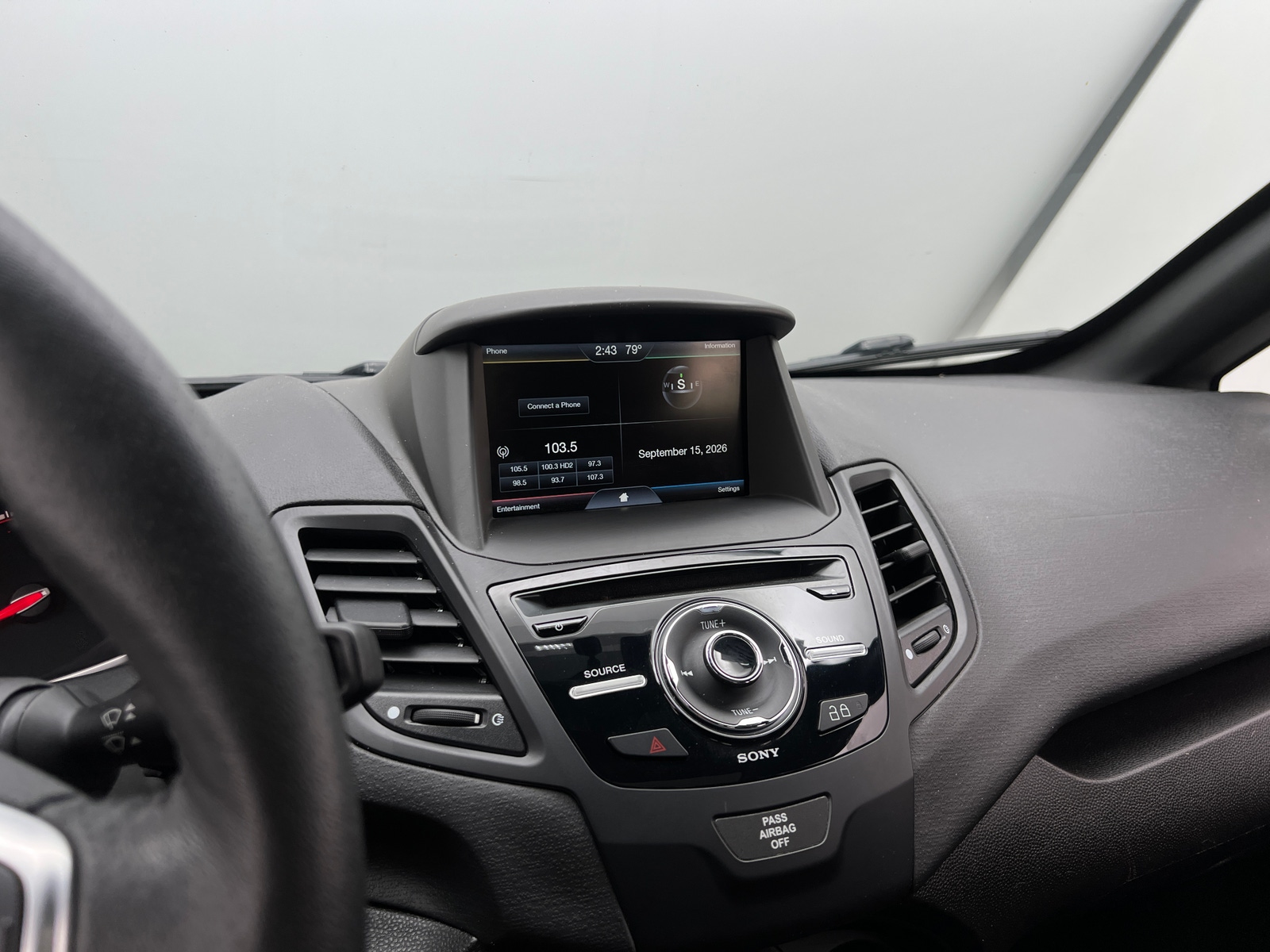 Thumbnail: 2015 Ford Fiesta - 4
