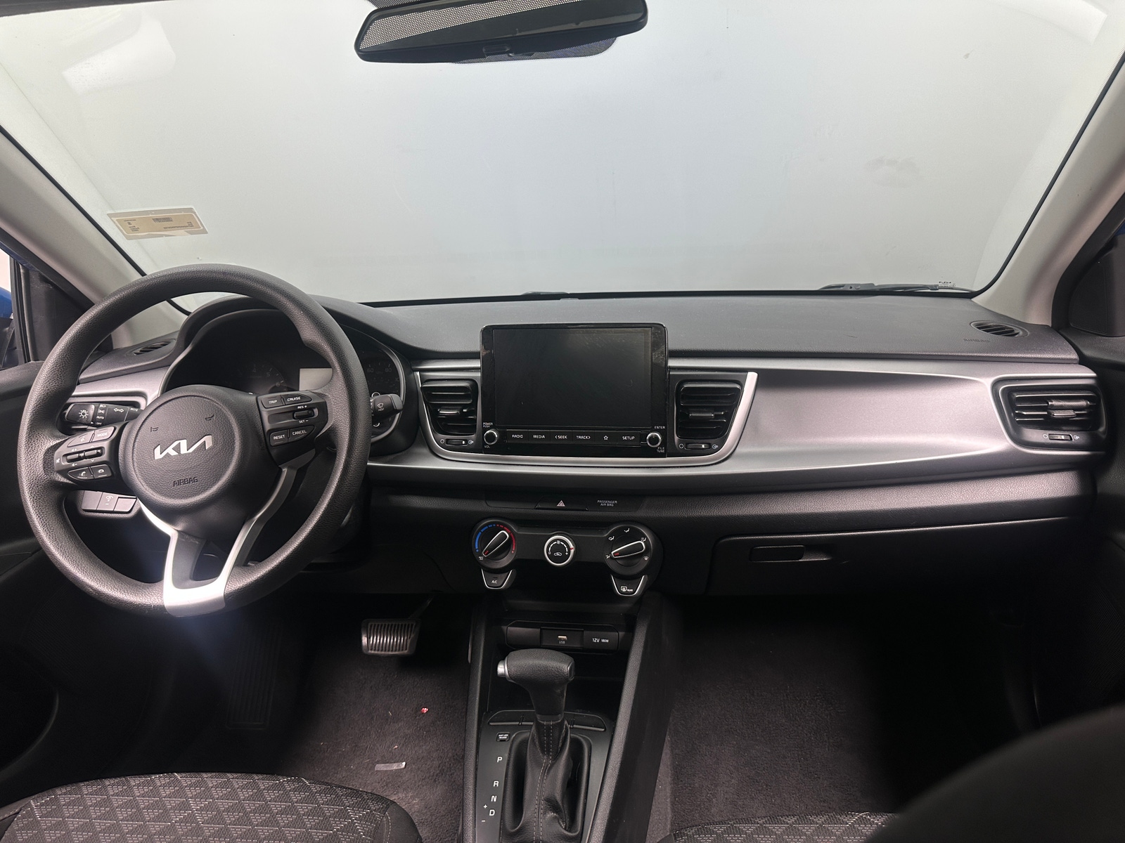 Thumbnail: 2023 Kia Rio - 3