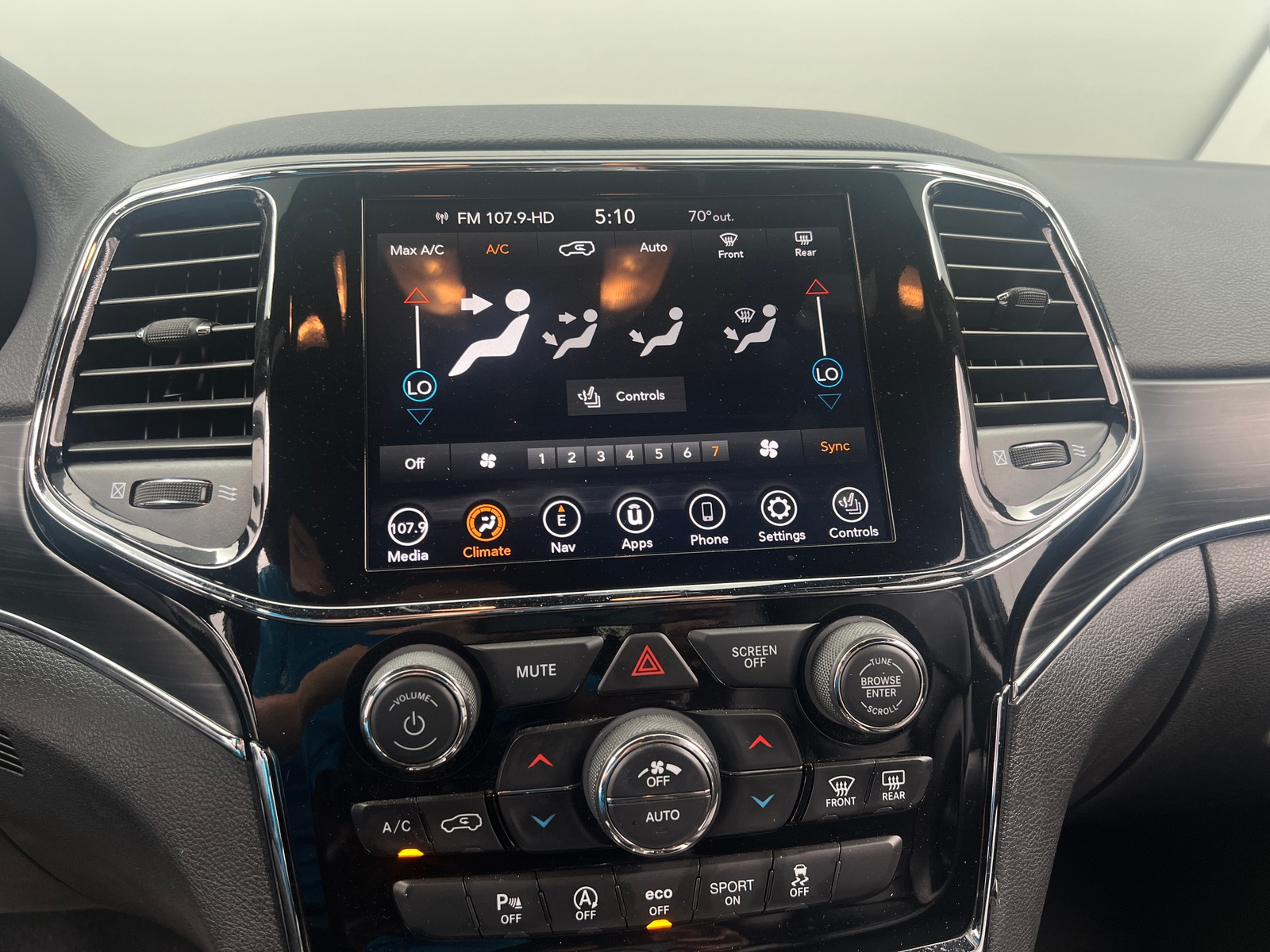 Thumbnail: 2020 Jeep Grand Cherokee - 3