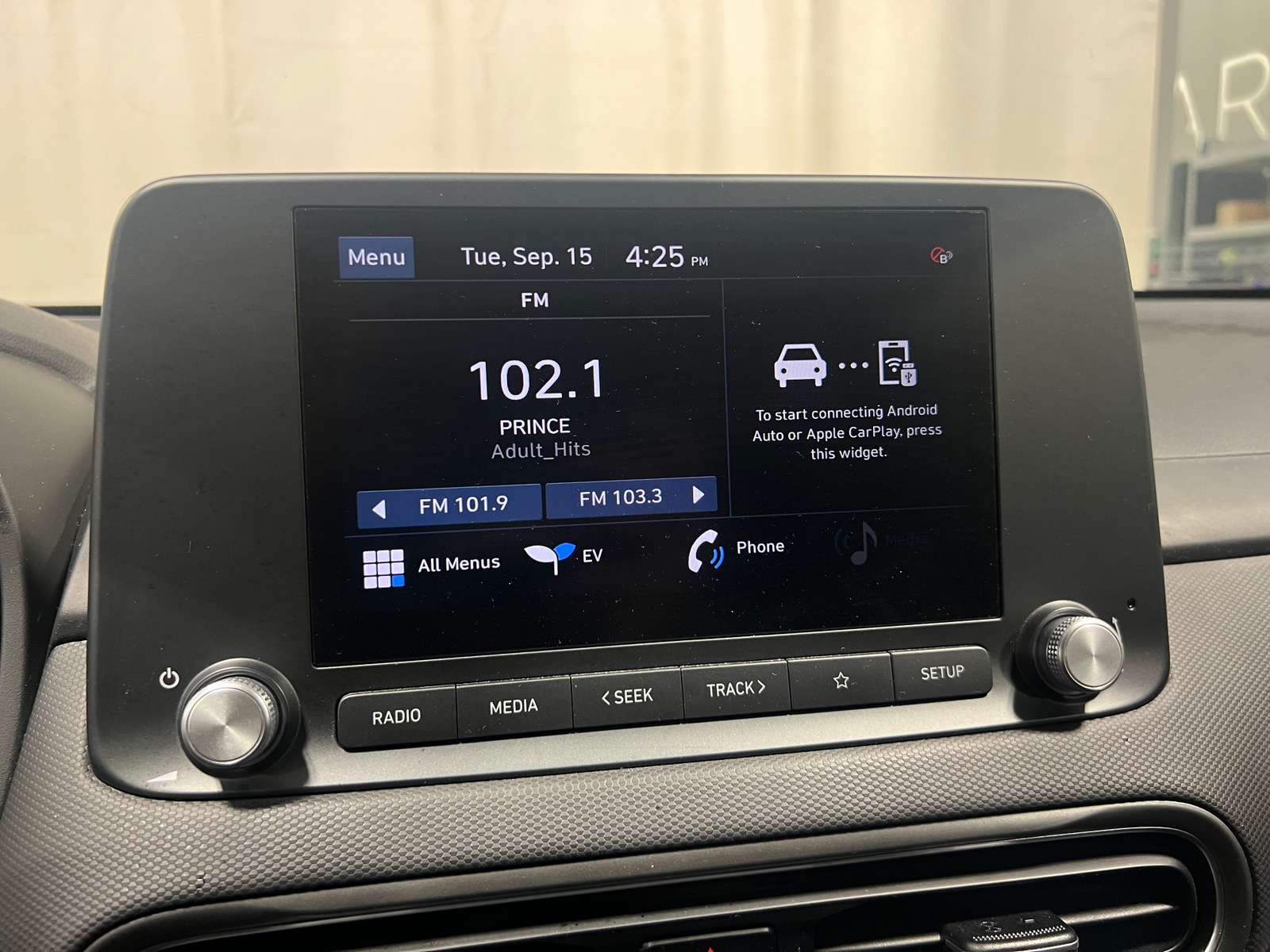 Thumbnail: 2022 Hyundai Kona - 4