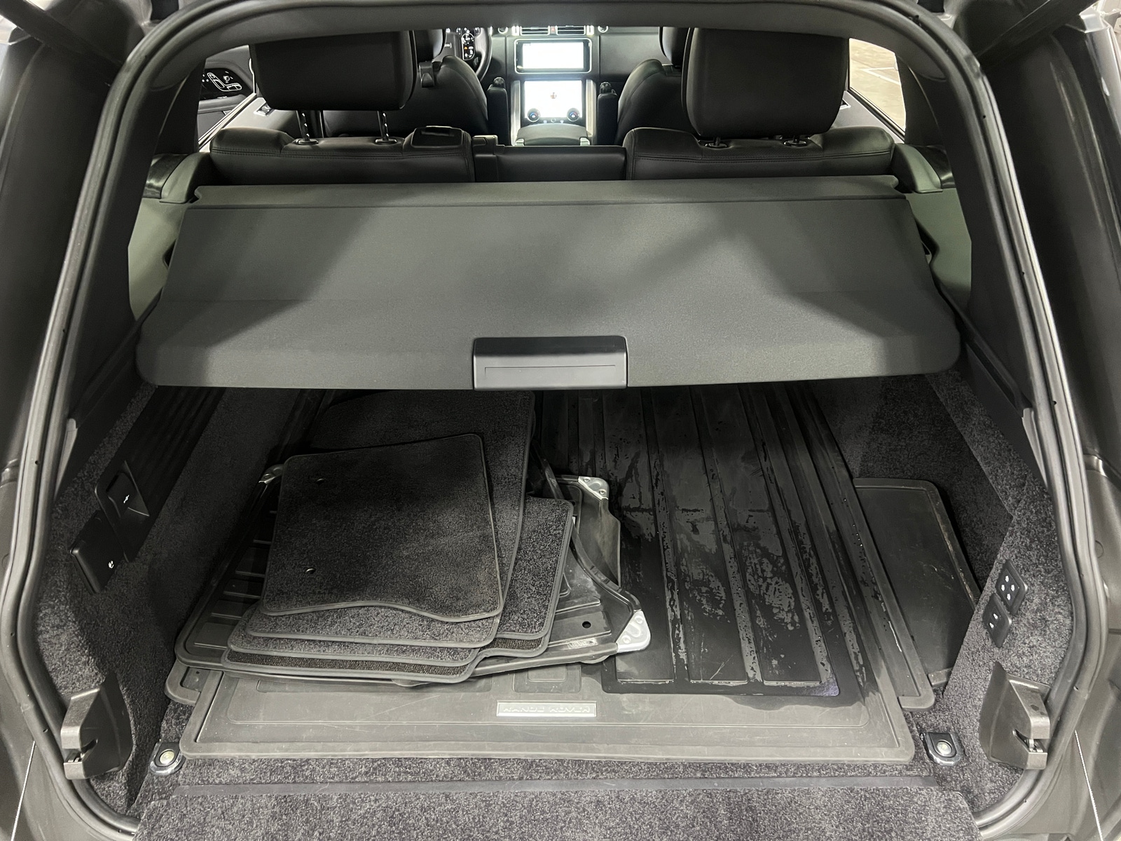 Thumbnail: 2019 Land Rover Range Rover - 7