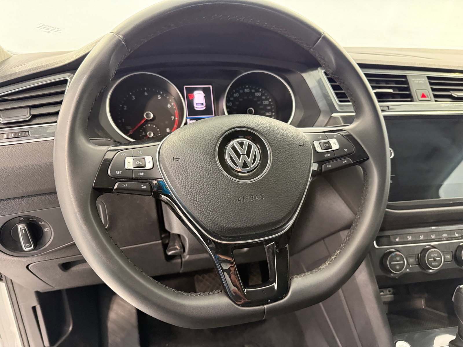 Thumbnail: 2020 Volkswagen Tiguan - 5