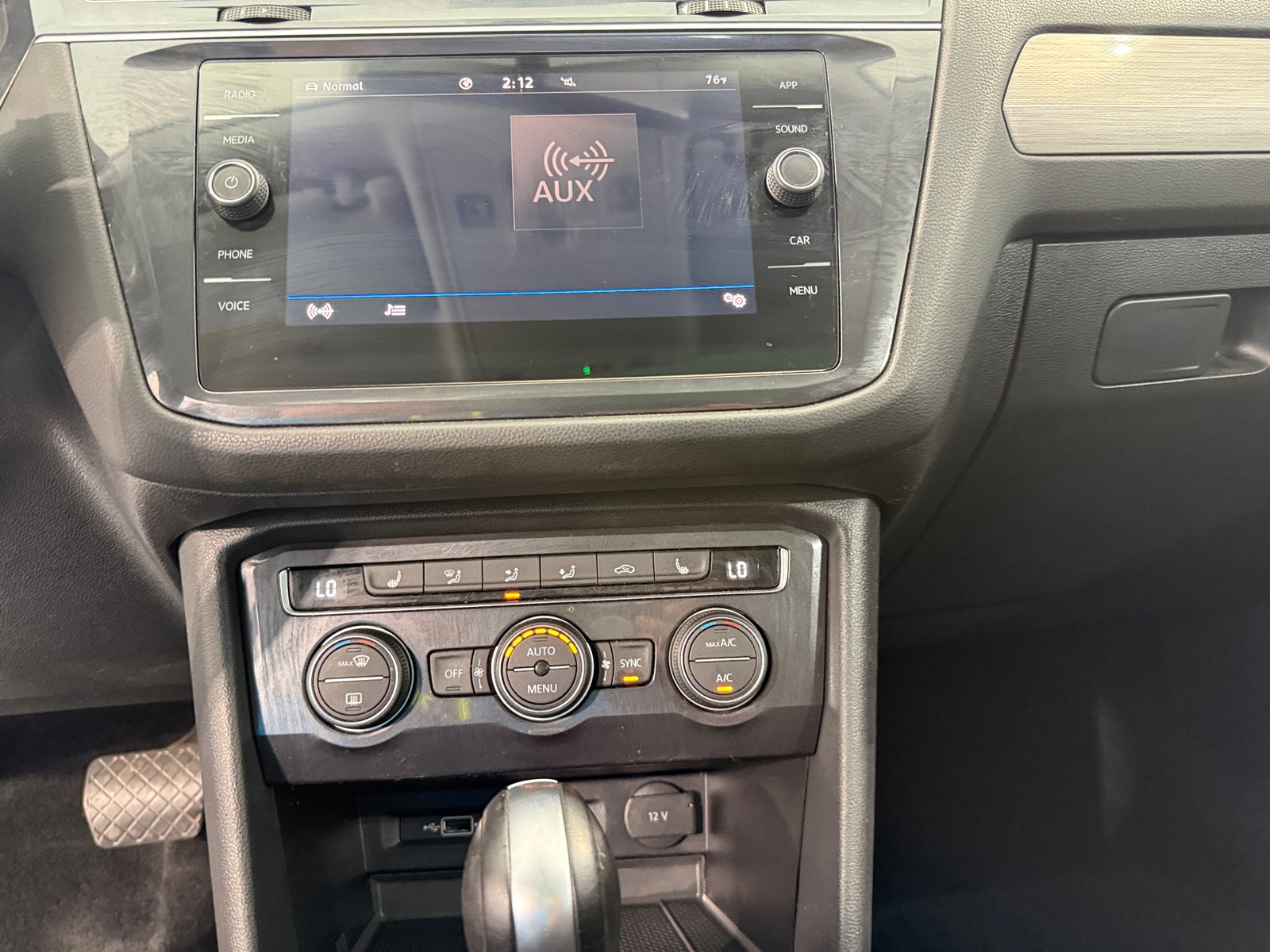 Thumbnail: 2020 Volkswagen Tiguan - 4