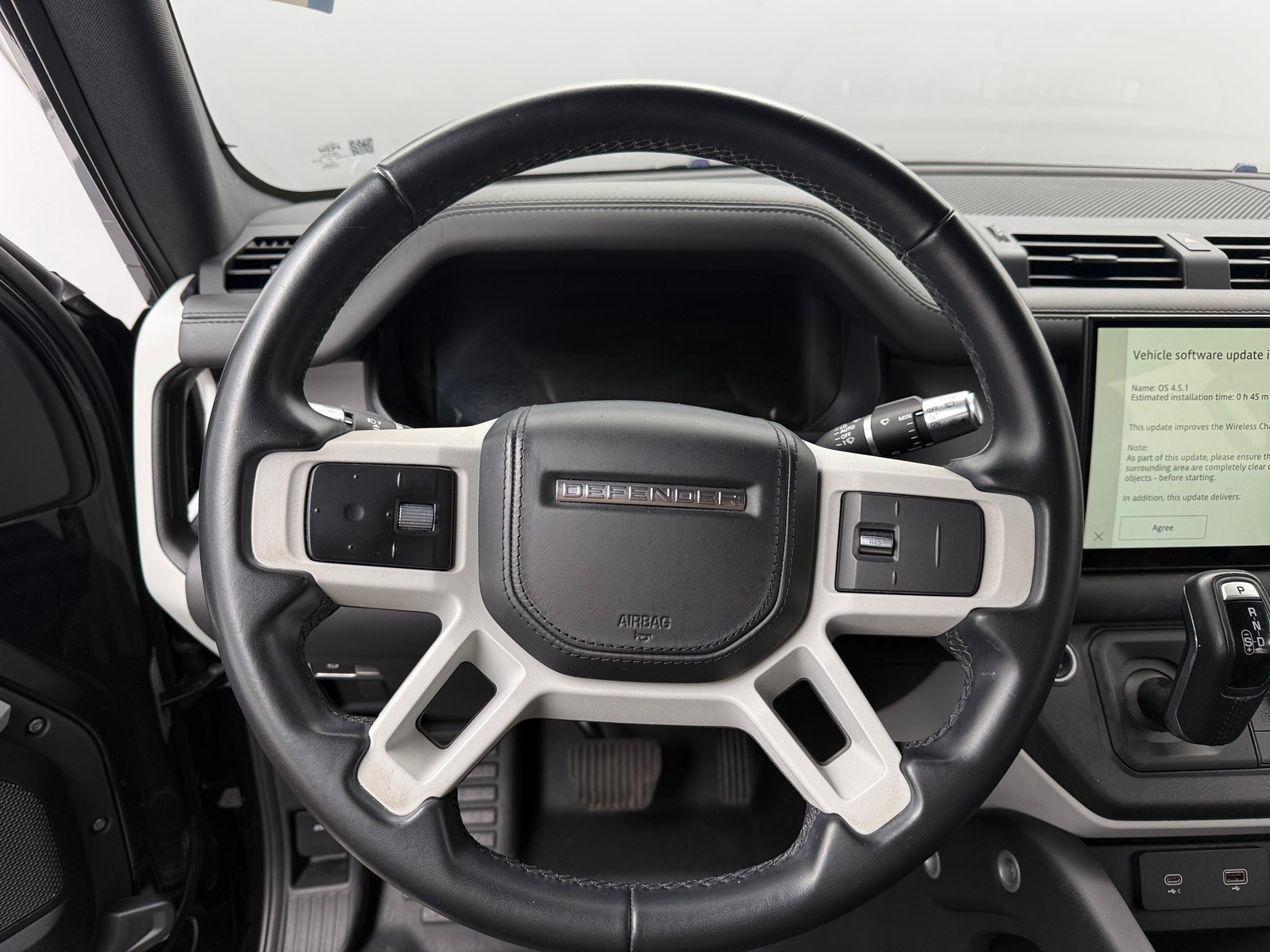 Thumbnail: 2022 Land Rover Defender - 5