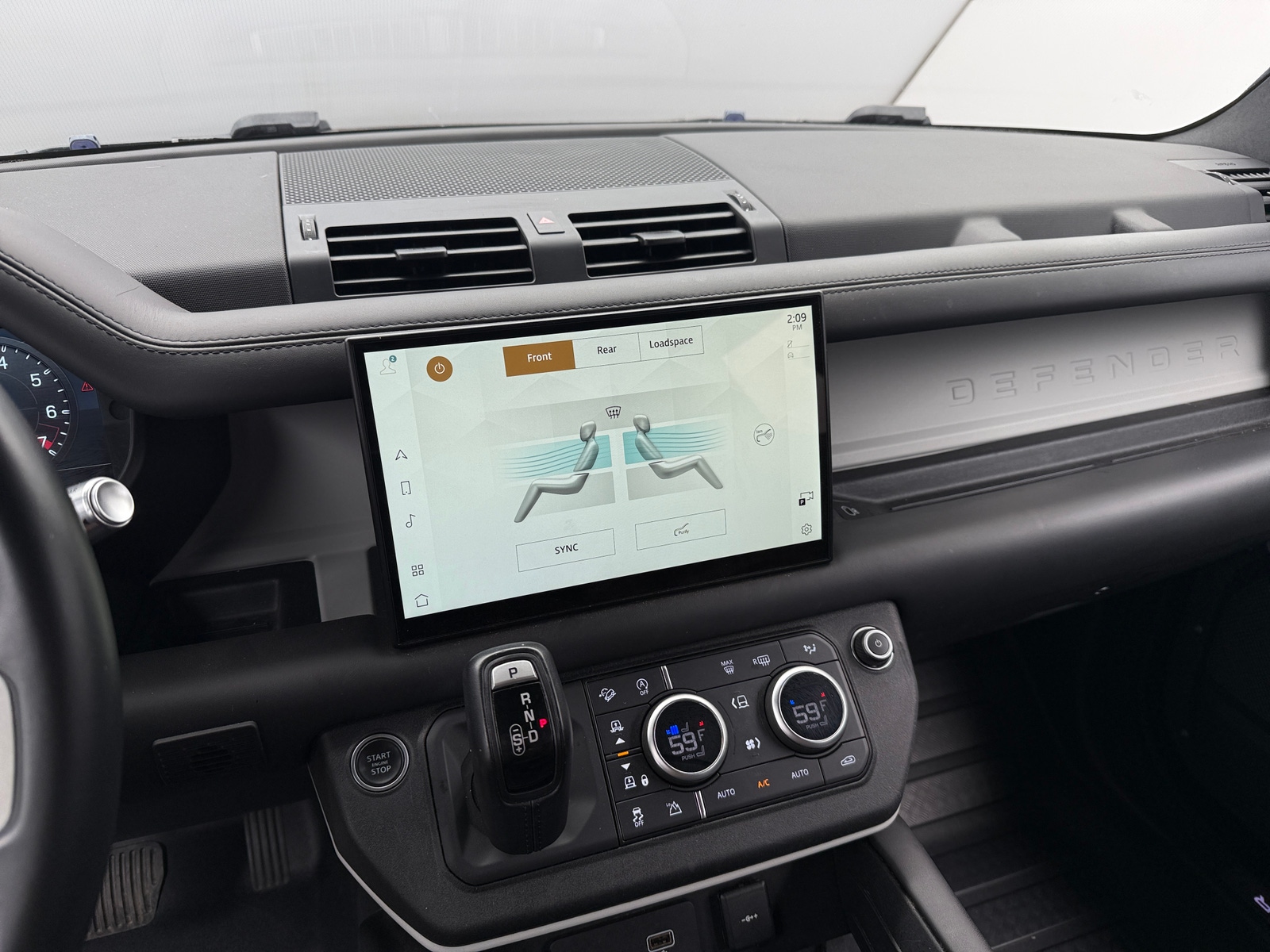 Thumbnail: 2022 Land Rover Defender - 4