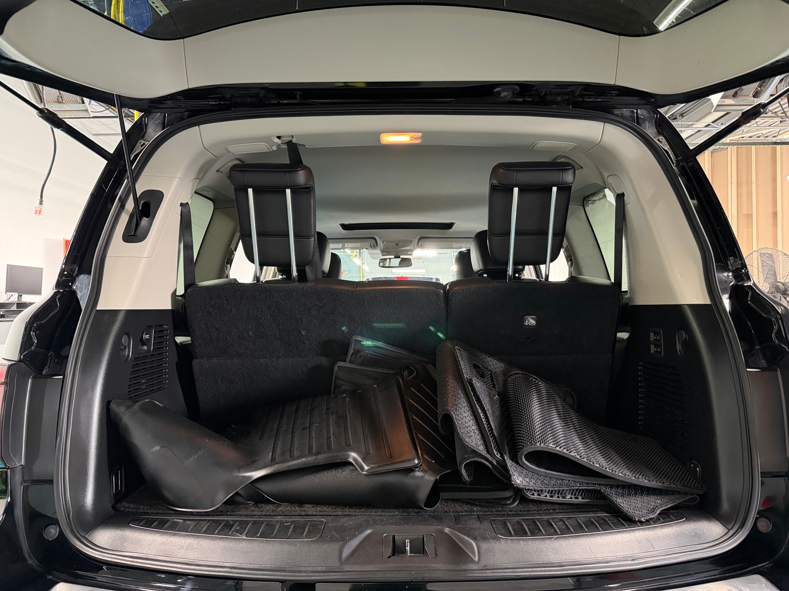 Thumbnail: 2019 INFINITI QX80 - 6