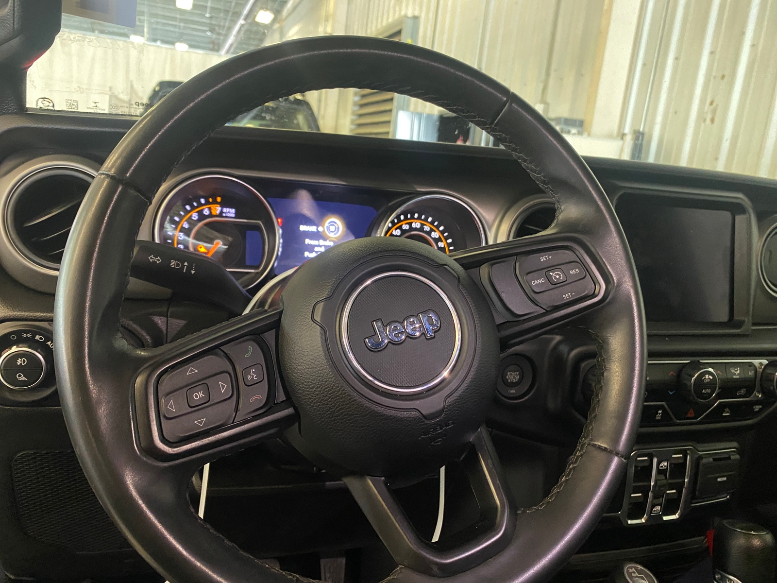 Thumbnail: 2022 Jeep Gladiator - 4